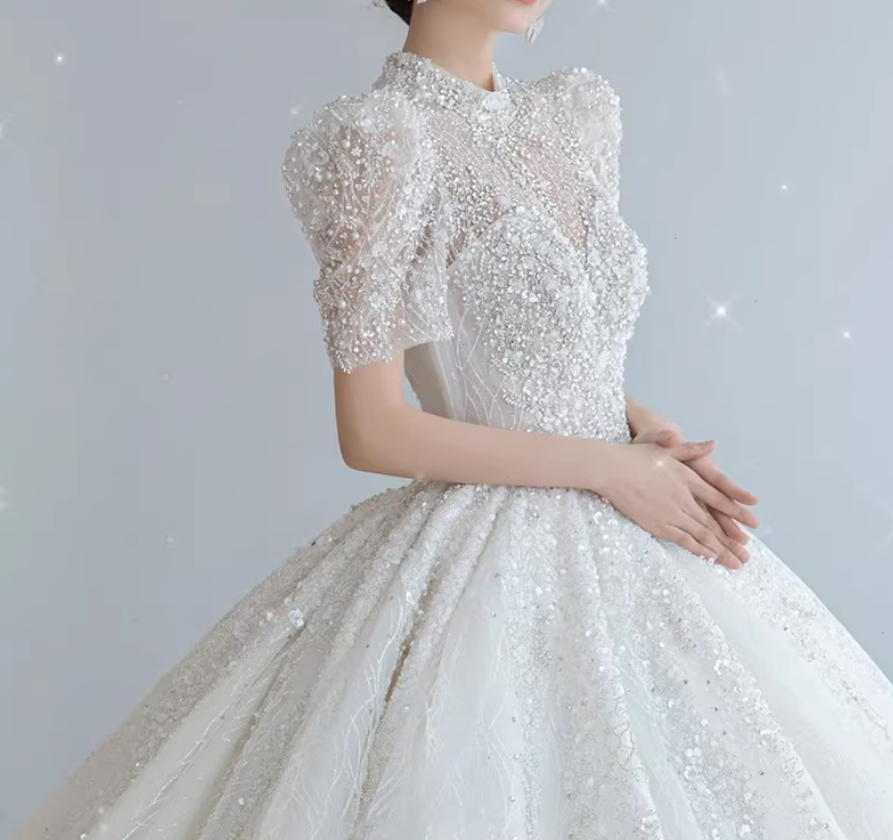 豪華！ウェディングドレス 韓国風ドレス 姫袖 キラキラ光る刺繍 ロングトレーン ボリュームドレス 結婚式