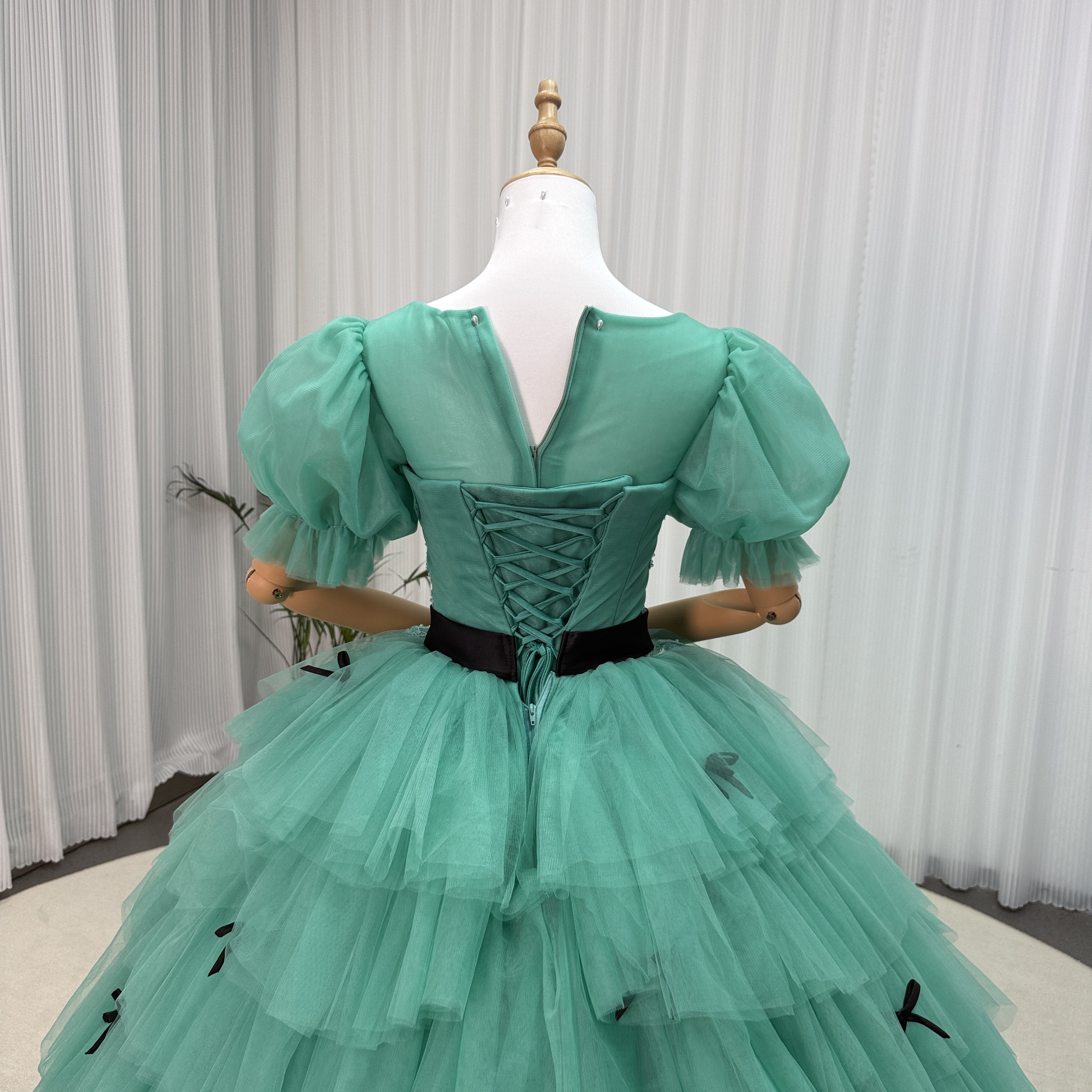 カラードレス+トップス ミントグリーン ベアトップ パフスリーブ 繊細レース プリンセスライン リボン 編み上げ ロング 花嫁