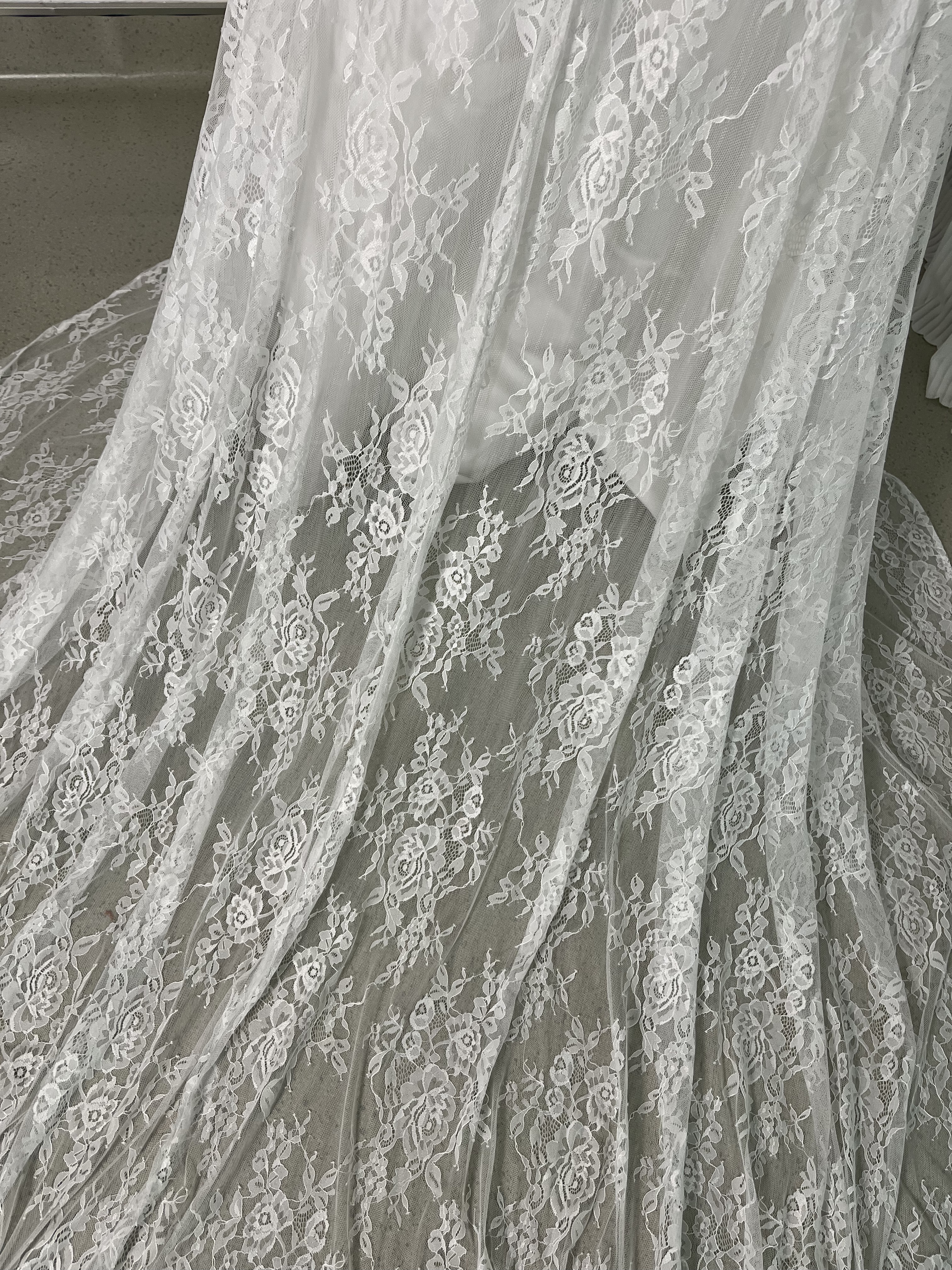 フランス風 ウエディングドレス オフショルダー 贅沢な総レース ファスナー 可愛い 披露宴