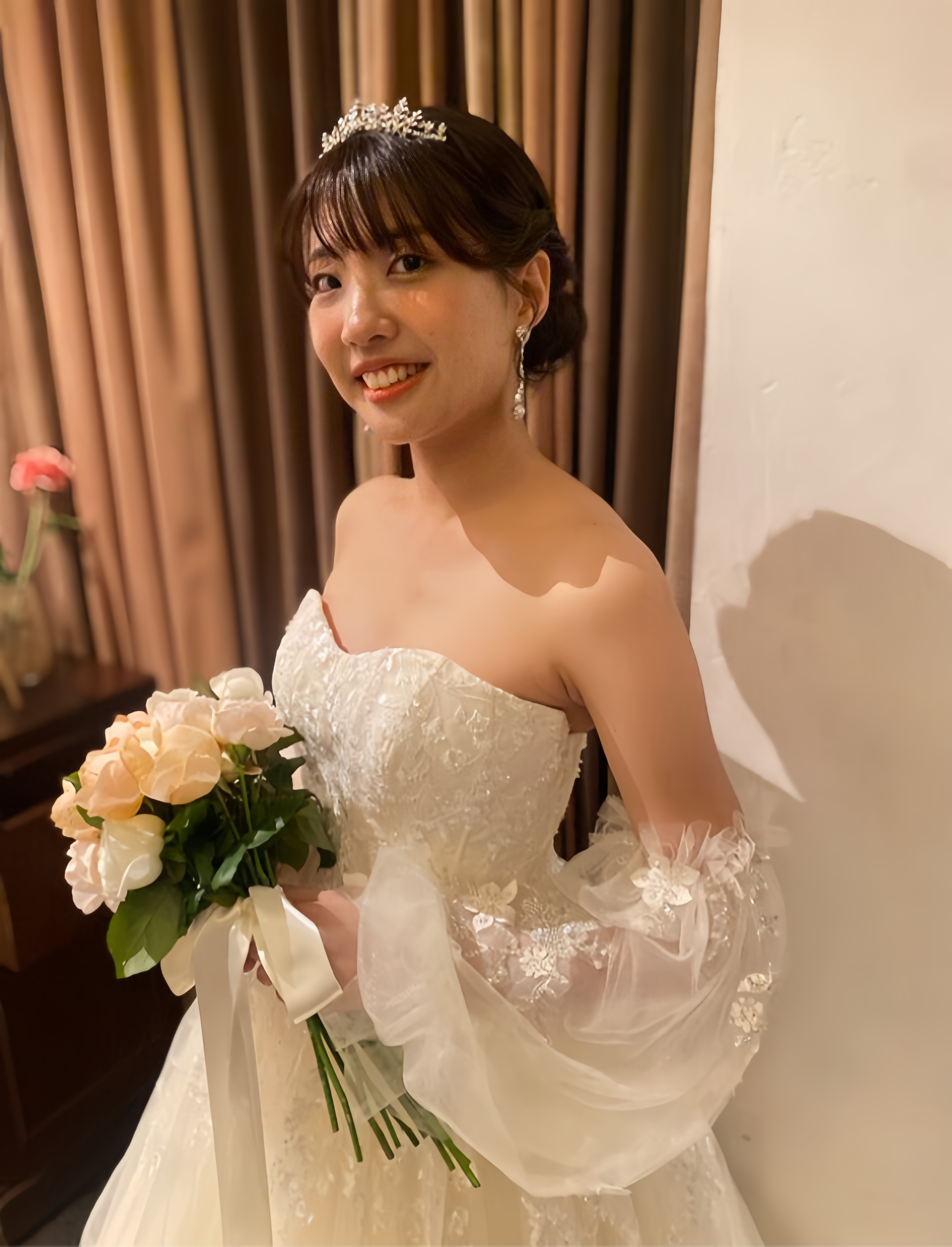 実例写真！パフスリーブ 可愛い ソフトチュール キラキラ光る刺繍 ストレッチ ウェディングドレス 前撮り