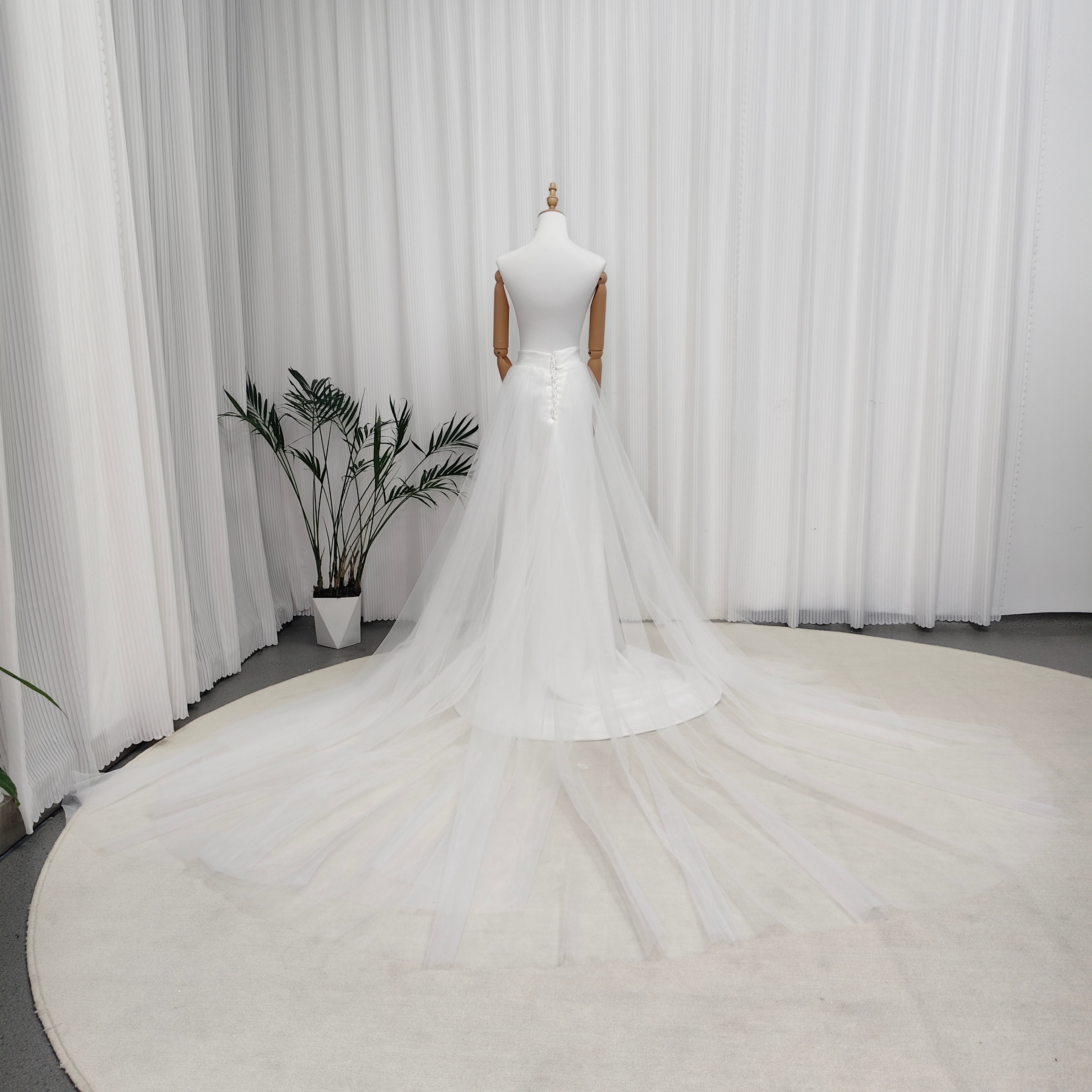 ウエディングドレス オフホワイト ミニワンピース+オーバースカート フェザー クレープ生地 可愛い 結婚式