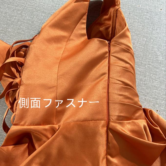 実例写真！パーティードレス オレンジ オフショルダー 光沢サテン ロング 編み上げ 演奏会/音楽会