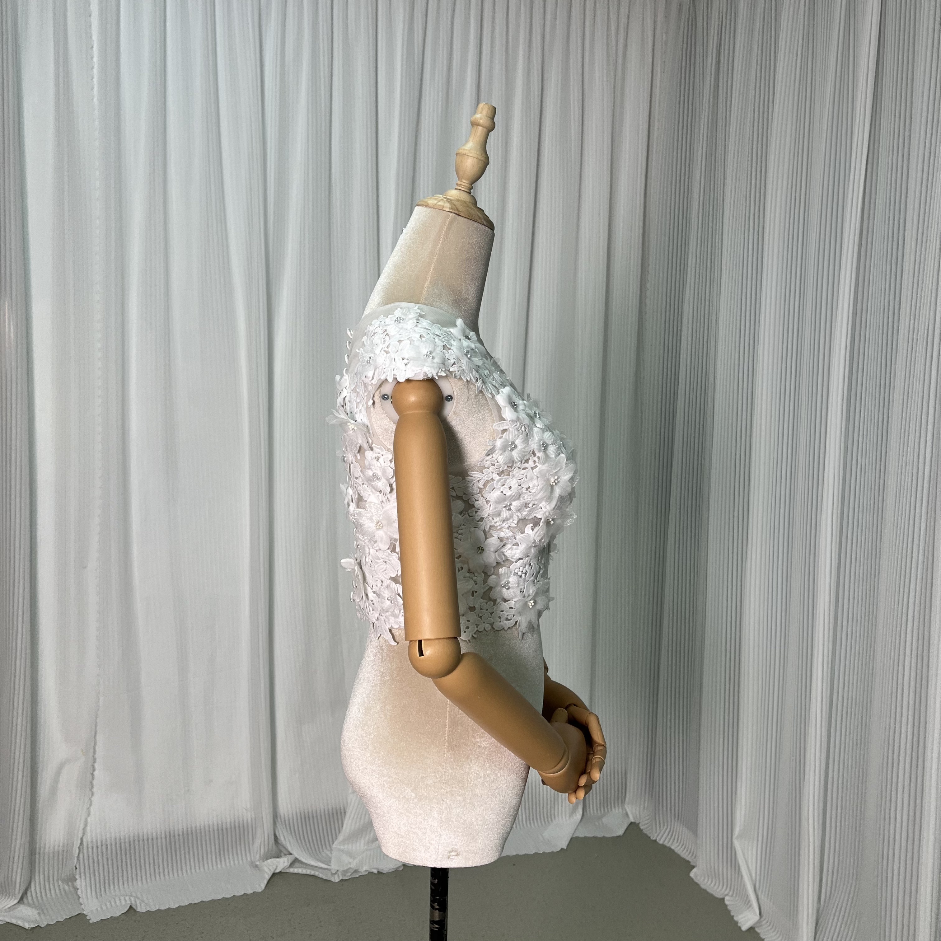 ボレロ 花モチーフ くるみボタン 3D立体レース刺繍 結婚式 可愛い 花嫁