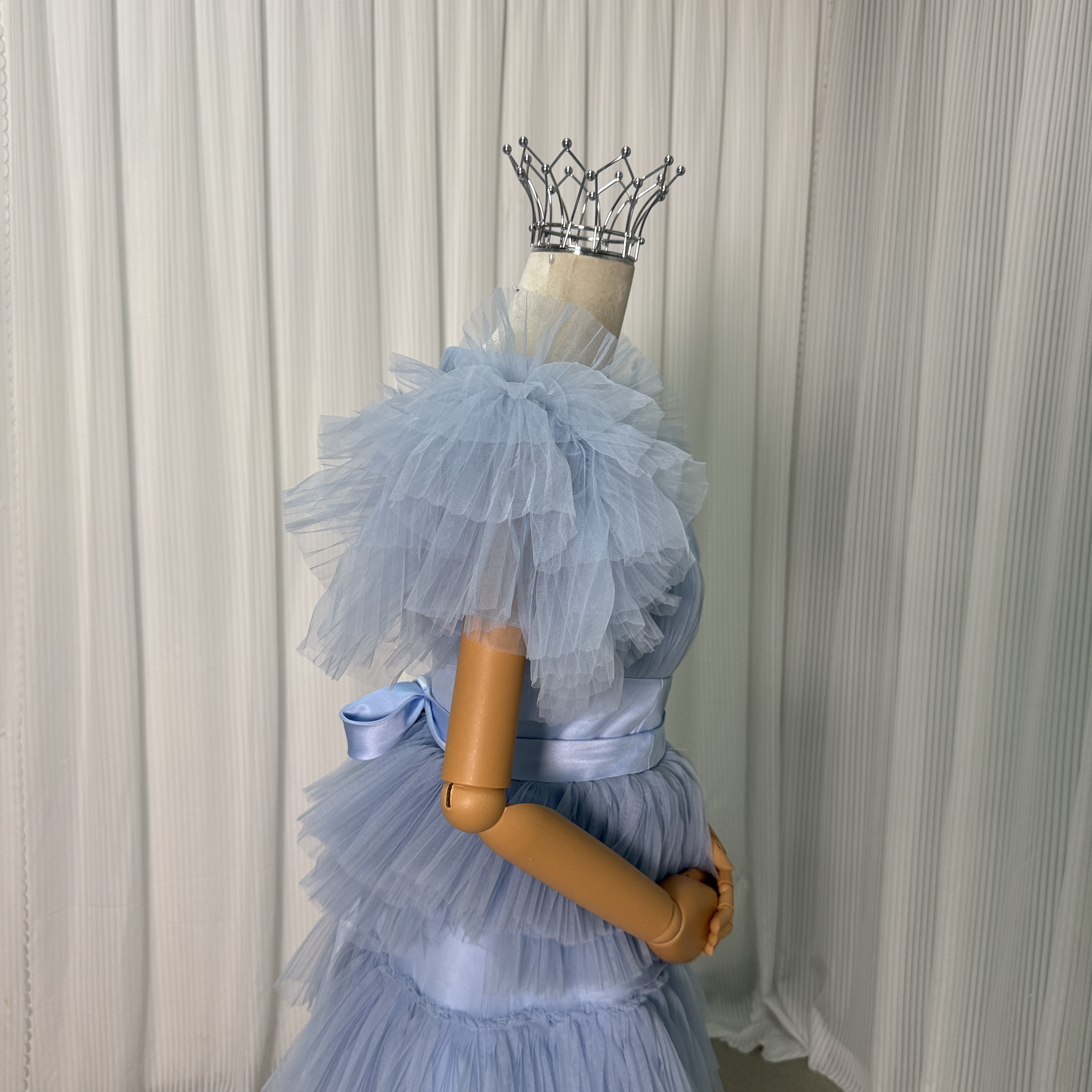 カラードレス グレー プリーツドレス チュールスカート ファスナー Aライン 揺らめく裾 花嫁