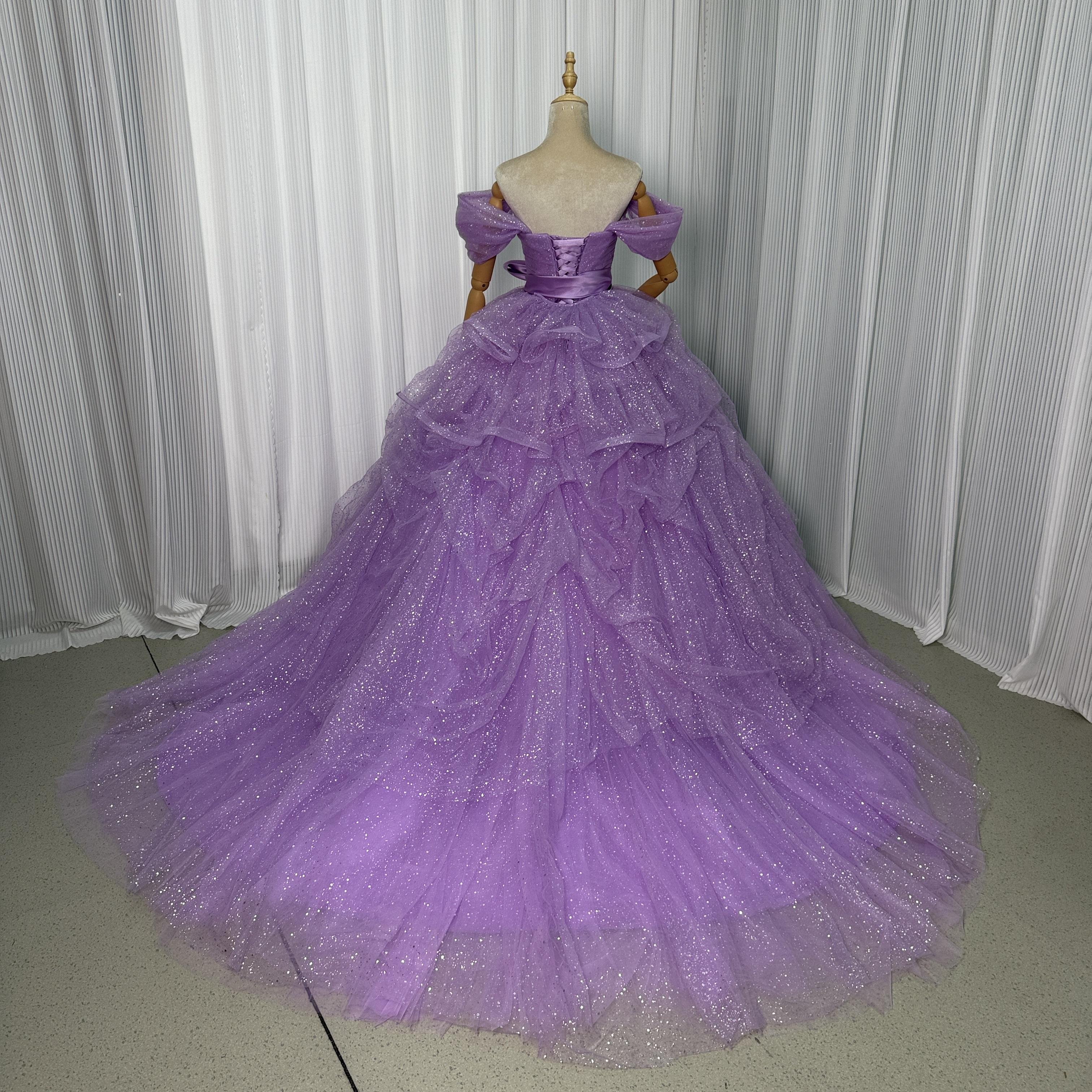 カラードレス パープル キラキラチュール 取り外しオフショルダー サッシュベルト ラッフルフリル 花嫁