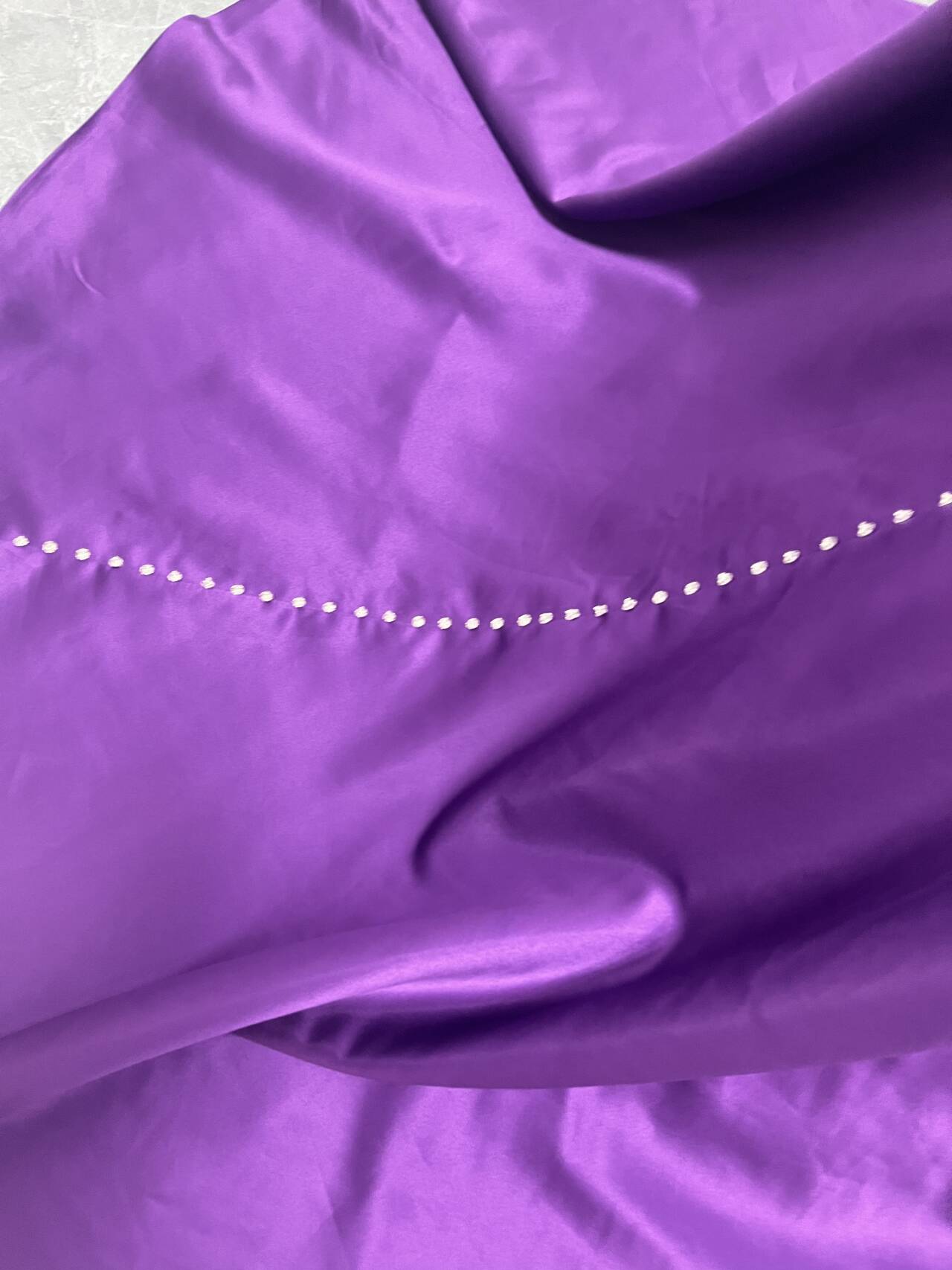 マーメイドライン　サテン　ボートネック　パープル 背中見せ 繊細レース ウエディングドレス