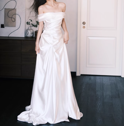 フランス風 ウエディングドレス オフショルダー 優雅なシルエット 大人っぽい 結婚式/披露宴