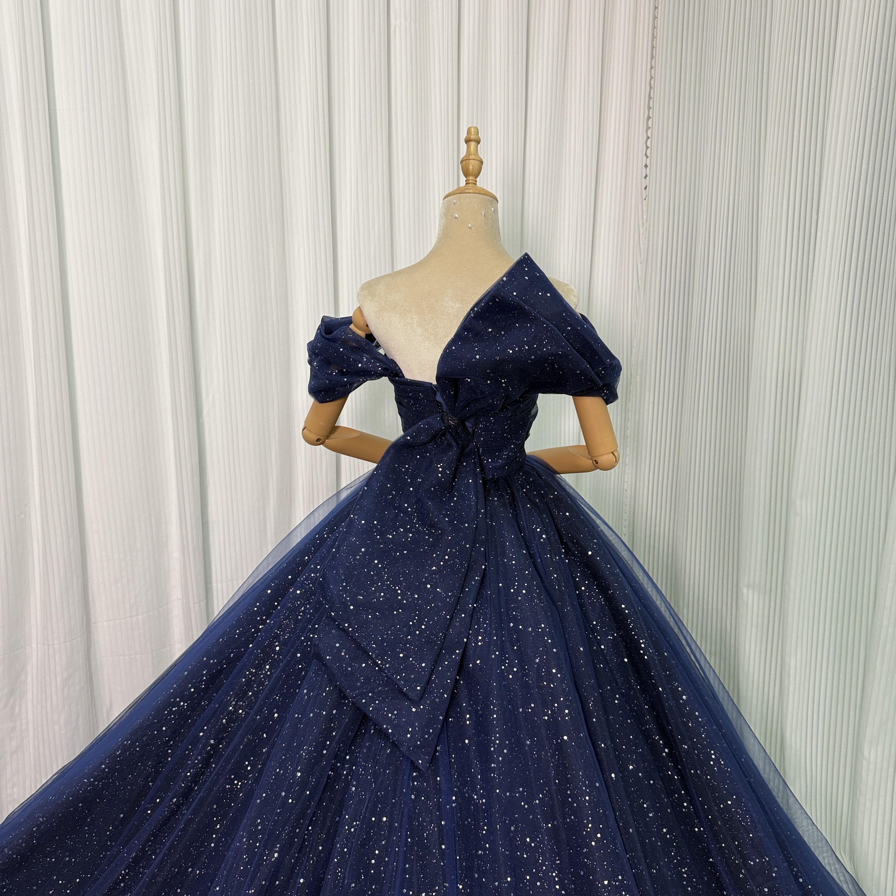 カラードレス ネイビー オフショルダー キラキラチュール フレアスカート 豪華なバックリボン 披露宴
