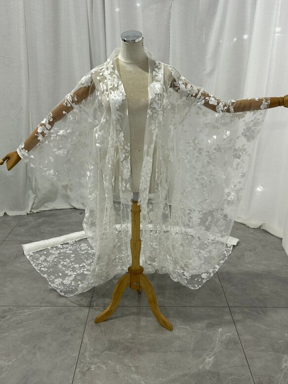 実例写真！オフホワイト 透明感抜群のレース打掛 オーバードレスのみ 贅沢な小花総レース 拳式/前撮り