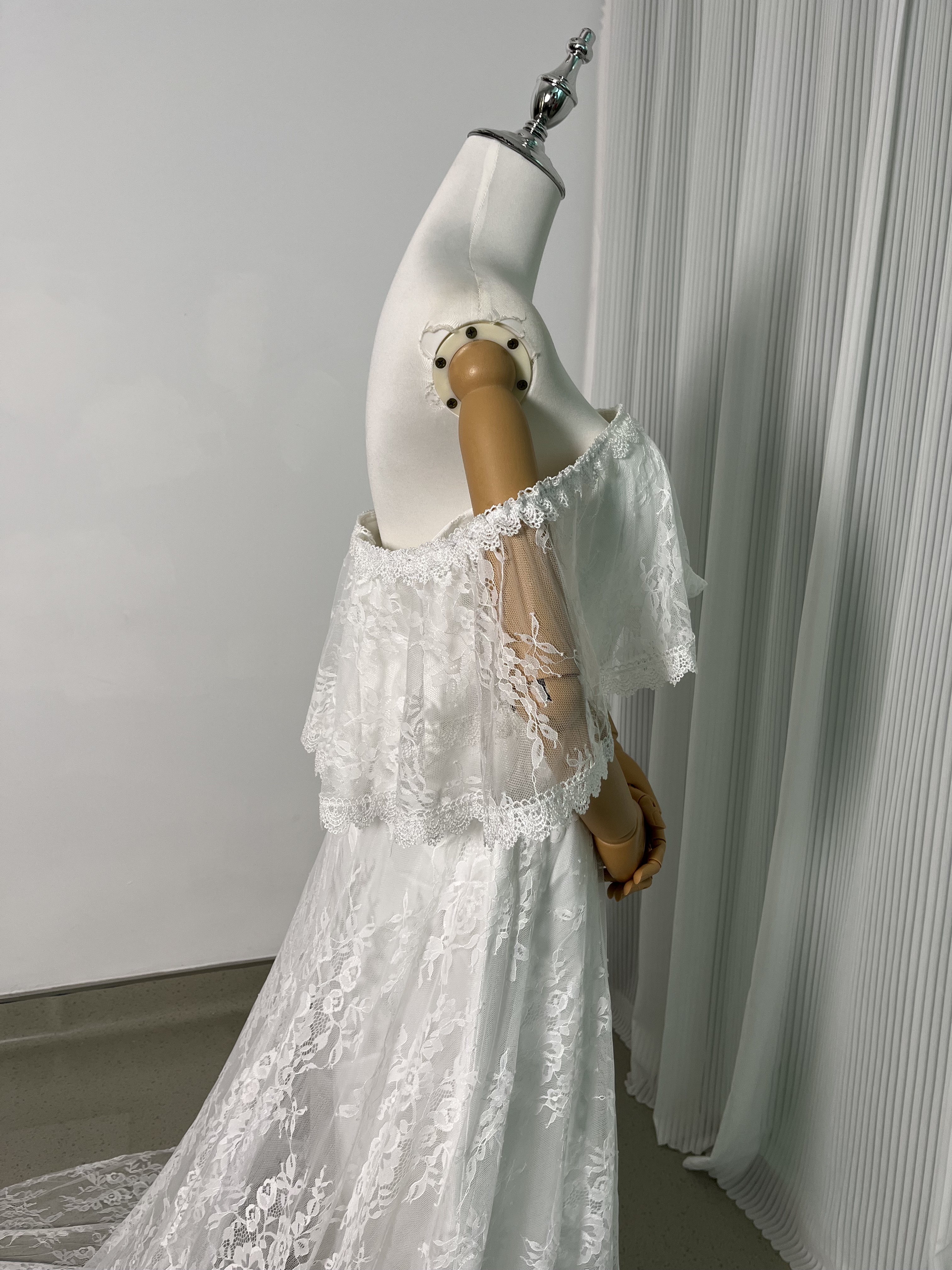 フランス風 ウエディングドレス オフショルダー 贅沢な総レース ファスナー 可愛い 披露宴