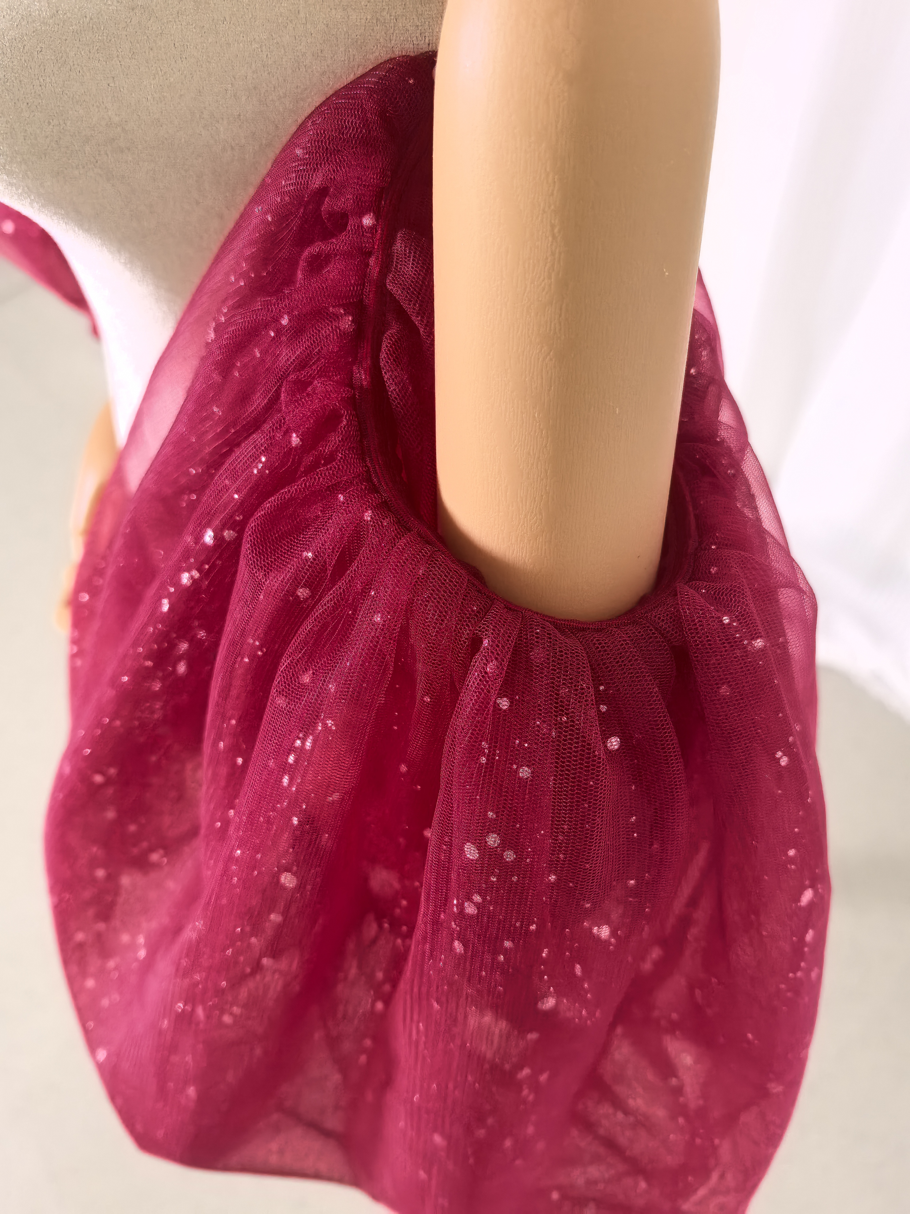 パフスリーブ ワインレッド ストレッチ 取り外し袖 キラキラグリッターチュール 花嫁/ウェディングドレス