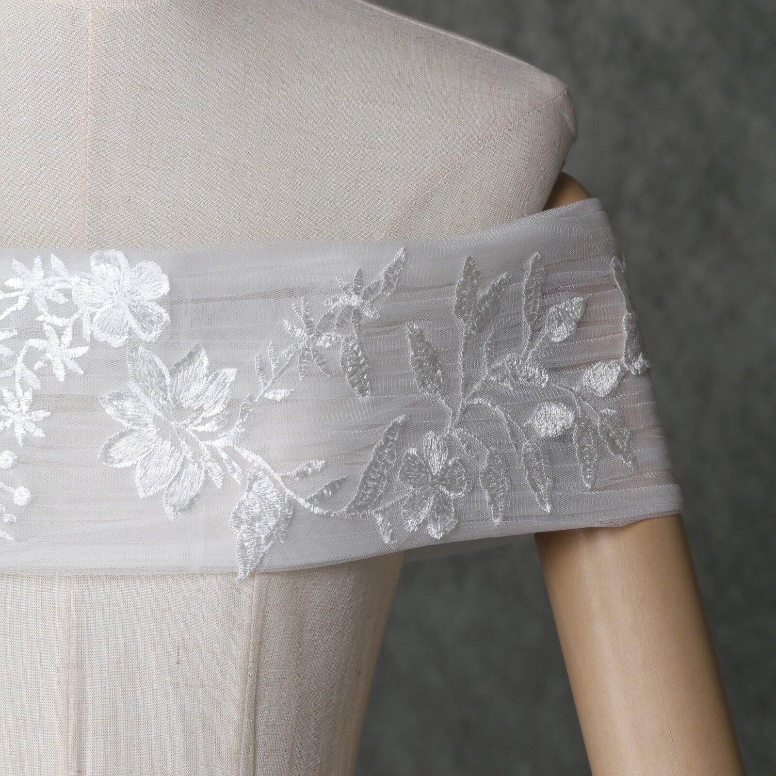 送料無料！上品レースオフショルダーのみ　ドレスアレンジ　付け襟　サイズ調整可能　ウエディングドレス小物