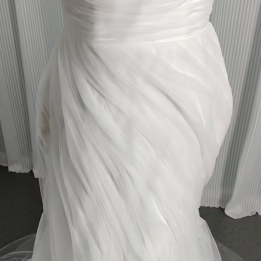 ウェディングドレス エレガント ベアトップ ふわふわ袖 ファスナー 優雅なシルエット 前撮り