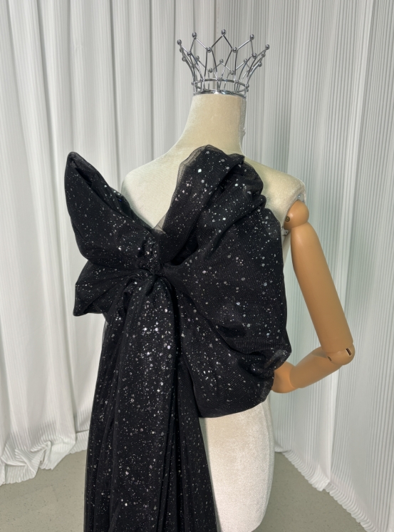 ブラック オフショルダー キラキラグリッターチュール ふっくら柔らかなバックリボン 披露宴/結婚式