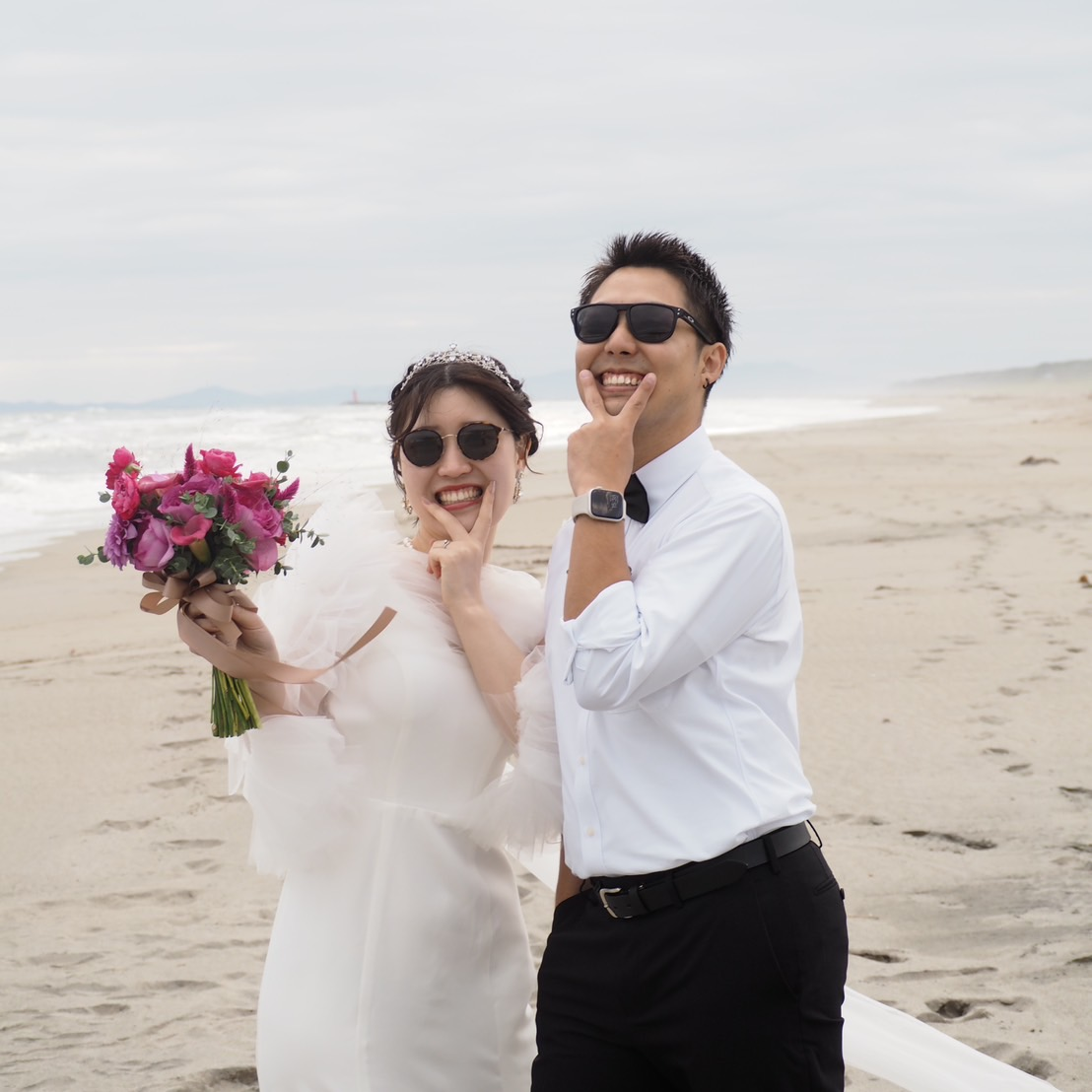 実例写真！人気上昇！ウェディングドレス ツーピース ビーズ クレープ生地 ブライダル トップス 前撮り