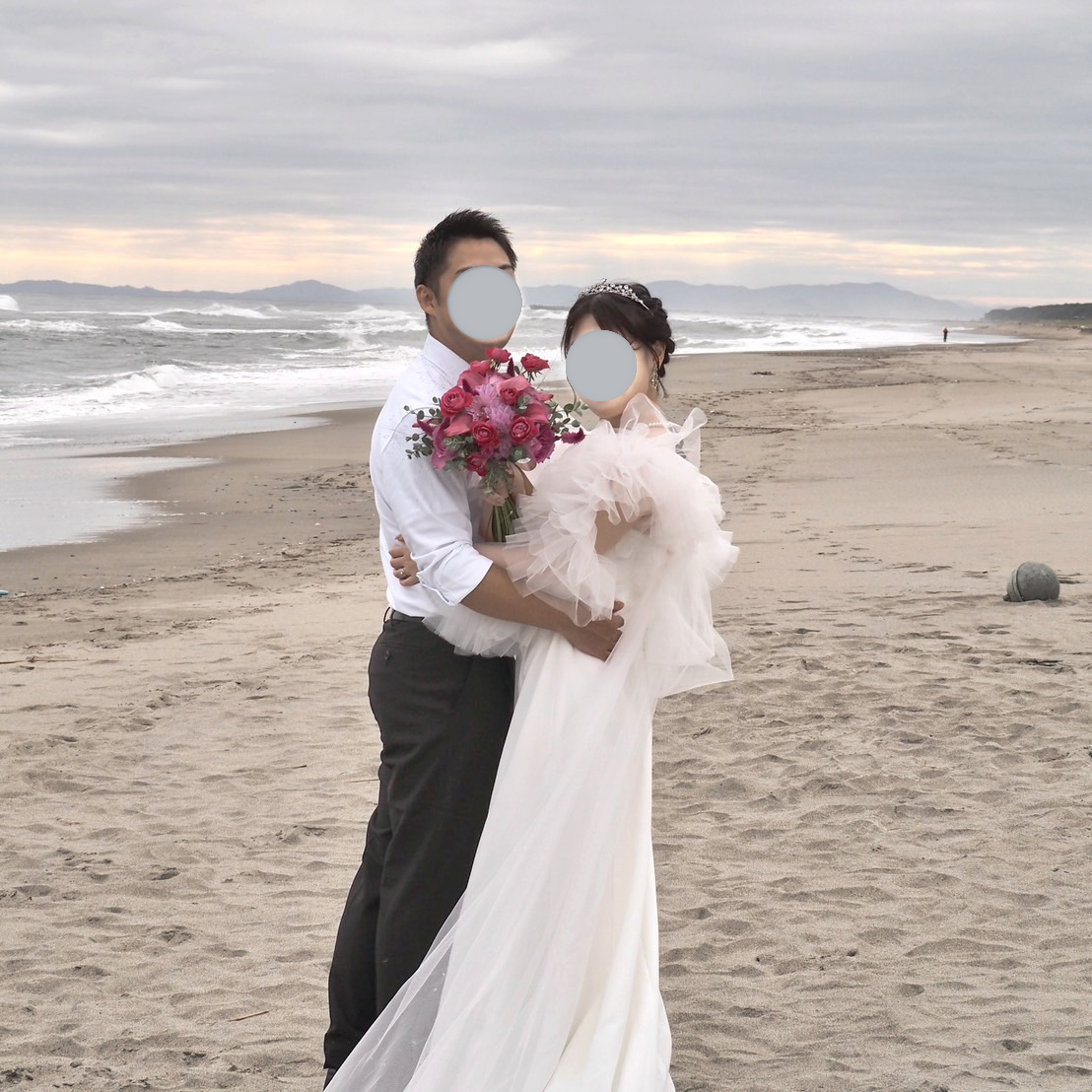 実例写真！人気上昇！ウェディングドレス ツーピース ビーズ クレープ生地 ブライダル トップス 前撮り