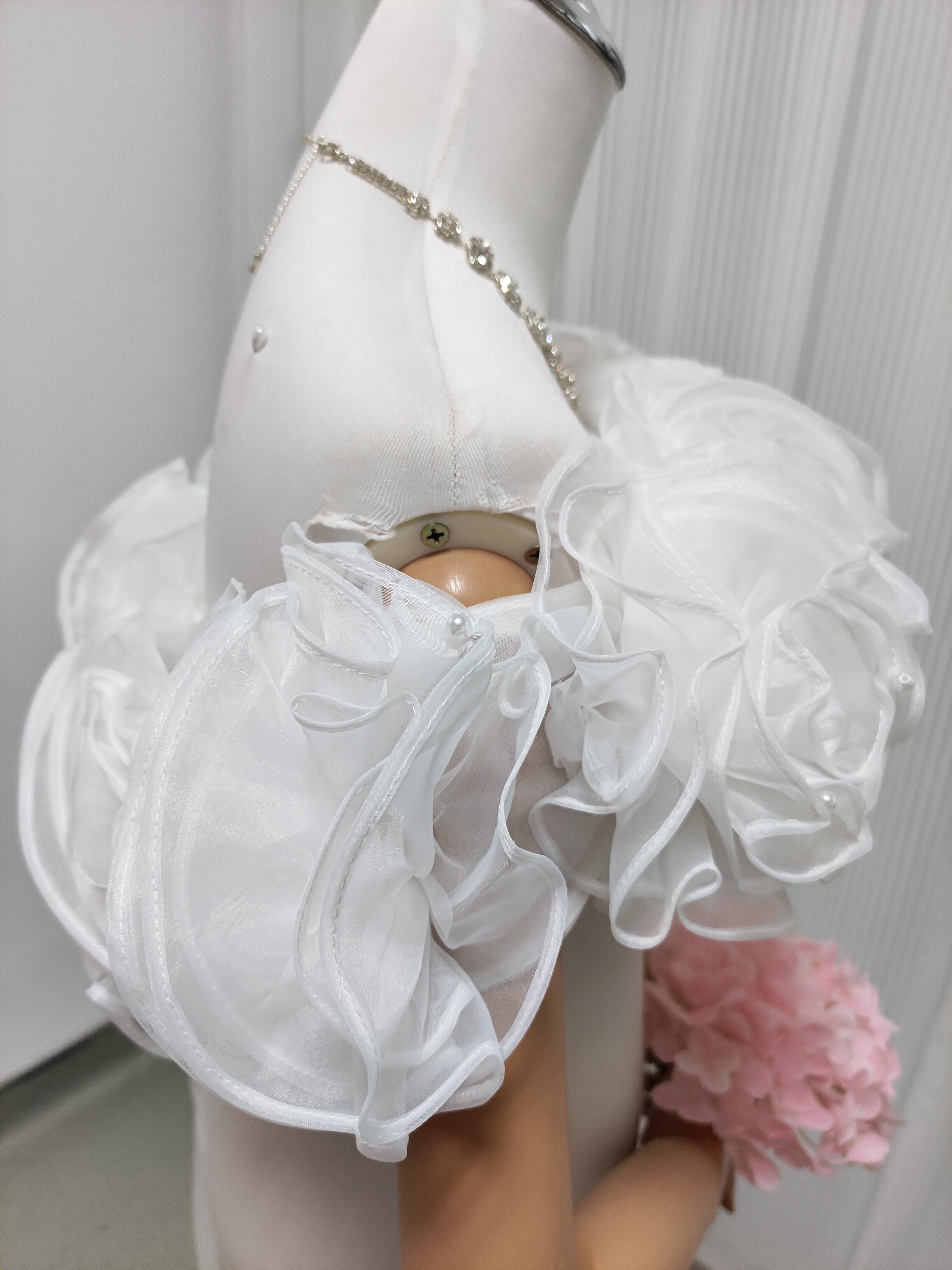 美品！取り外しオフショルダー ラッフルフリル ビーズ 上質オーガンジー 編み上げ 花嫁/ウェディングドレス