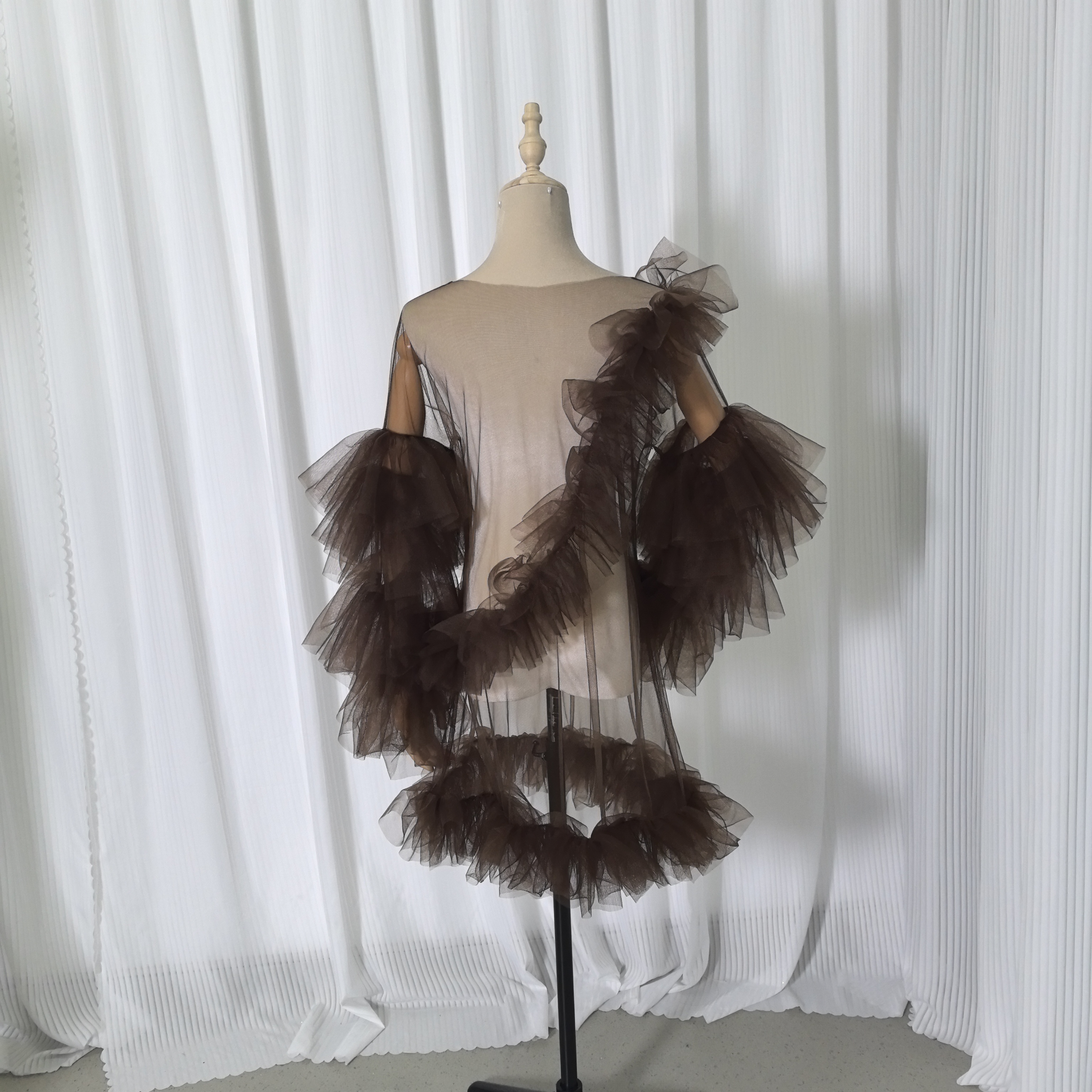 トップス コーヒーの色 フリル袖 デザイン感 ソフトチュール 色直し 妊婦 前撮り