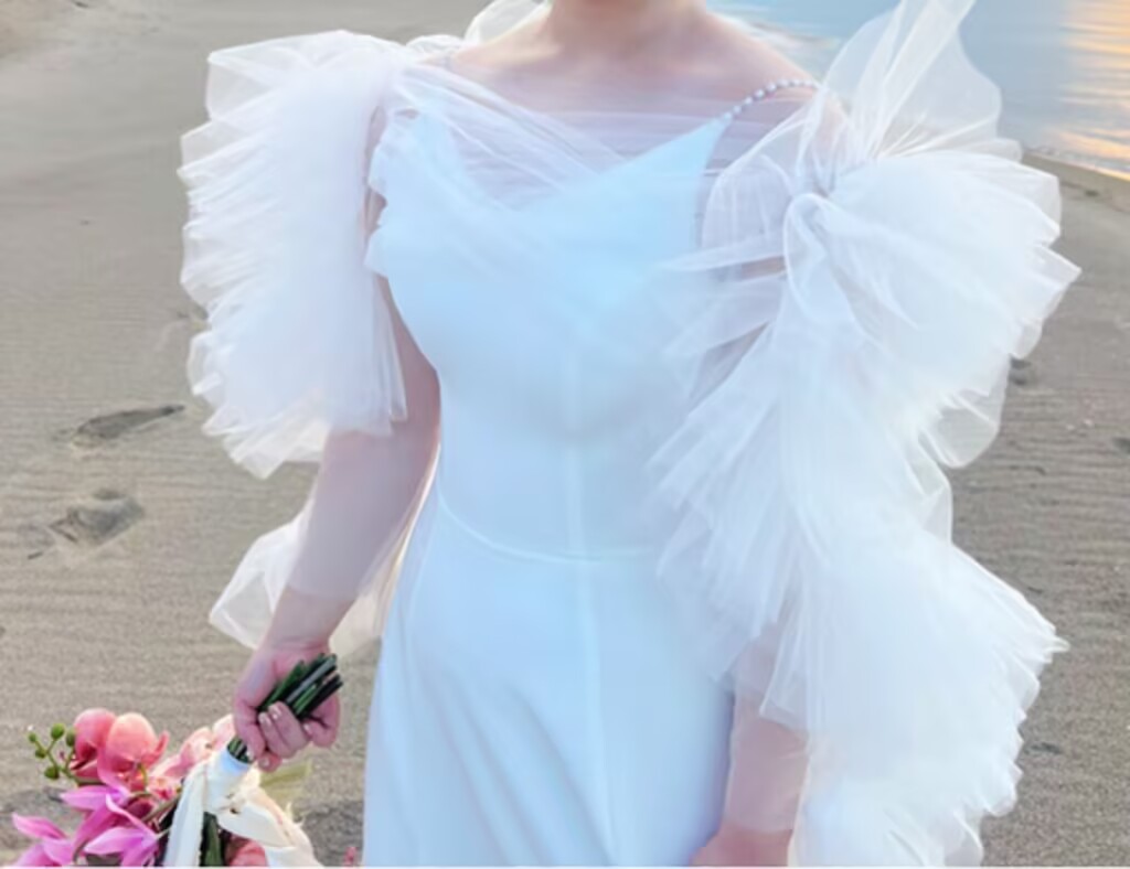 実例写真！人気上昇！2ways トップス+キャミソール Vネック スレンダーライン 結婚式 前撮り