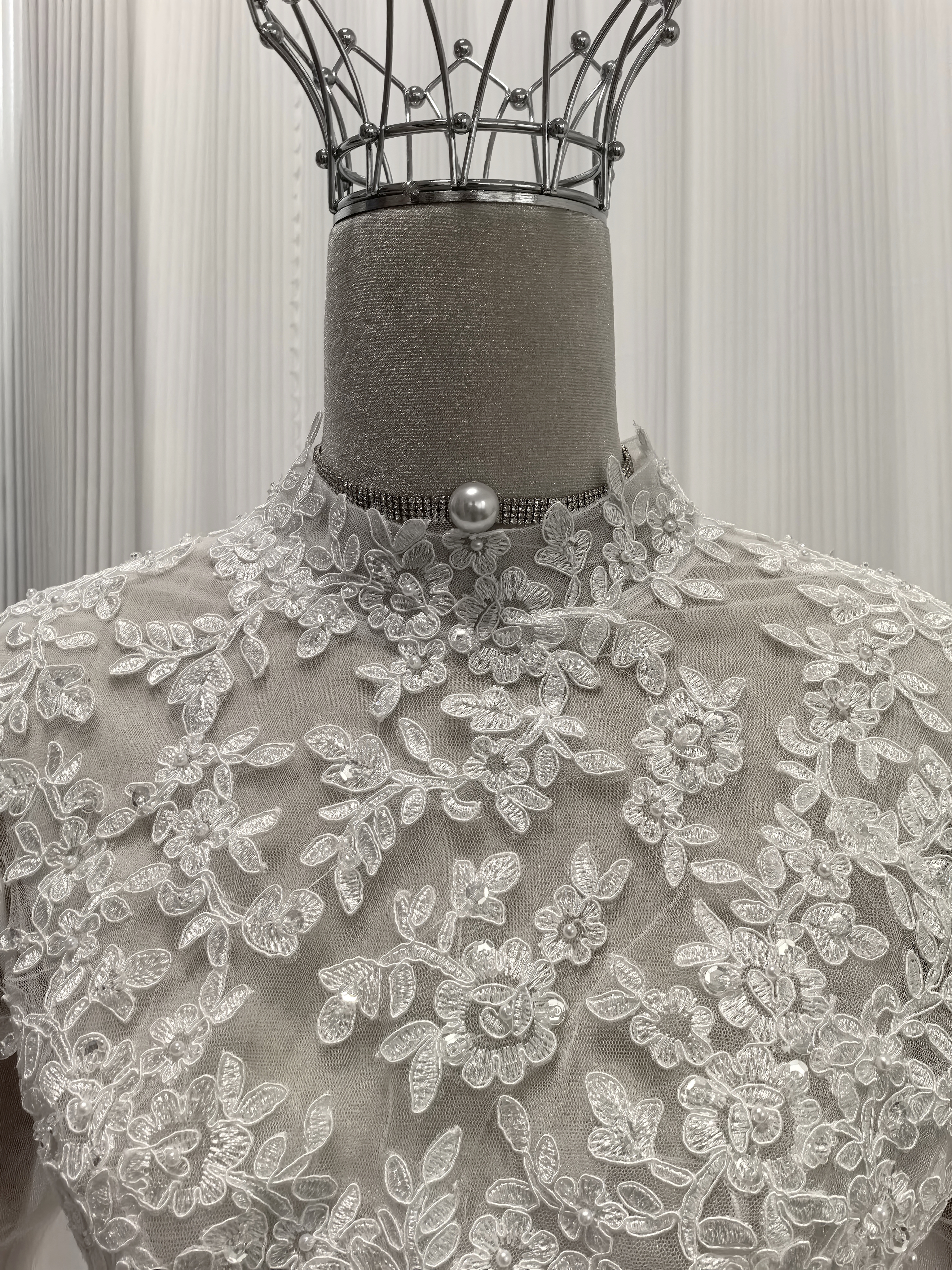 ボレロ ロングスリーブ キラキラスパンコール ハンドメイド くるみボタン ウェディングドレス
