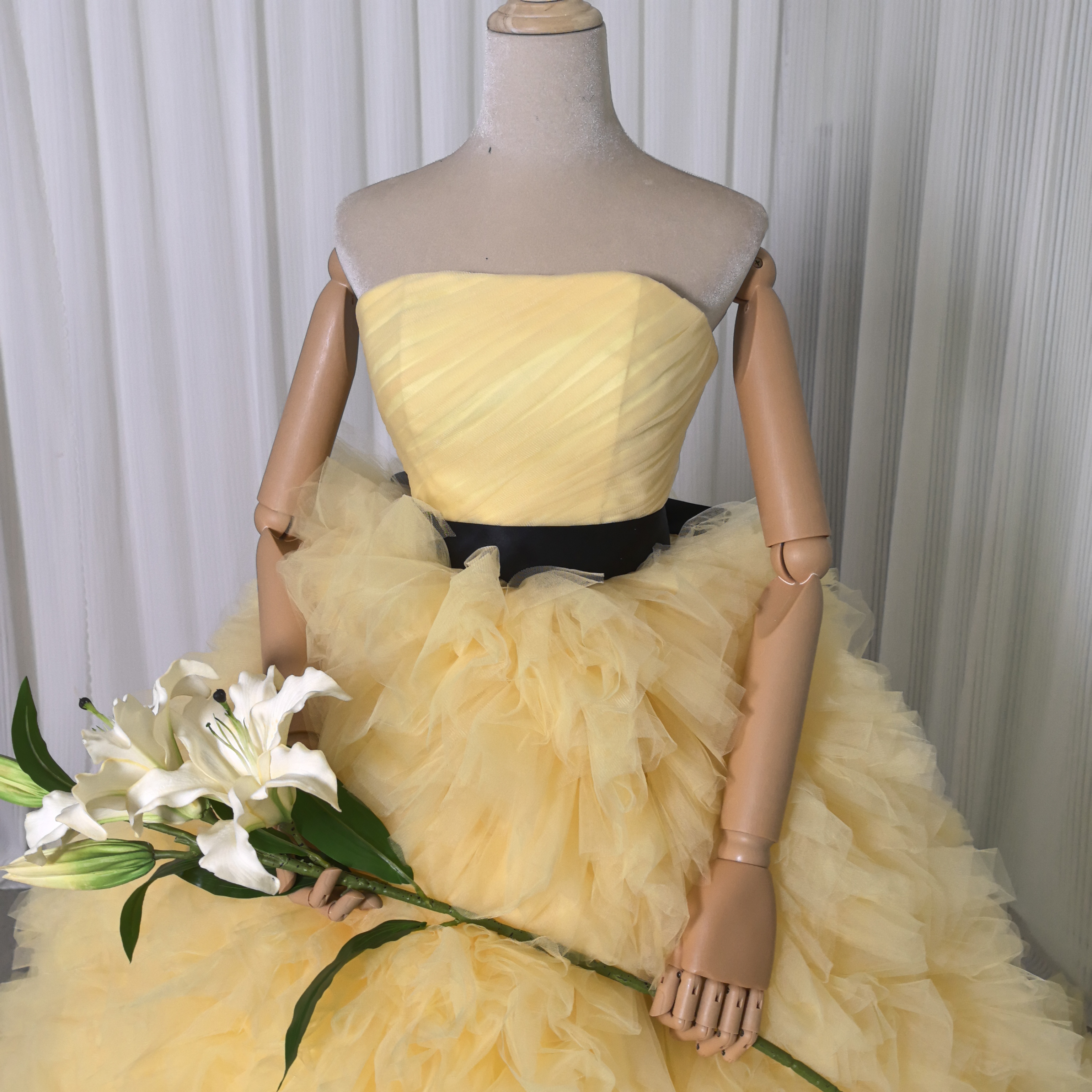 カラードレス パステルイエロー ベアトップ もこもこドレス 抜群のおしゃれ見え ソフトチュール 花嫁
