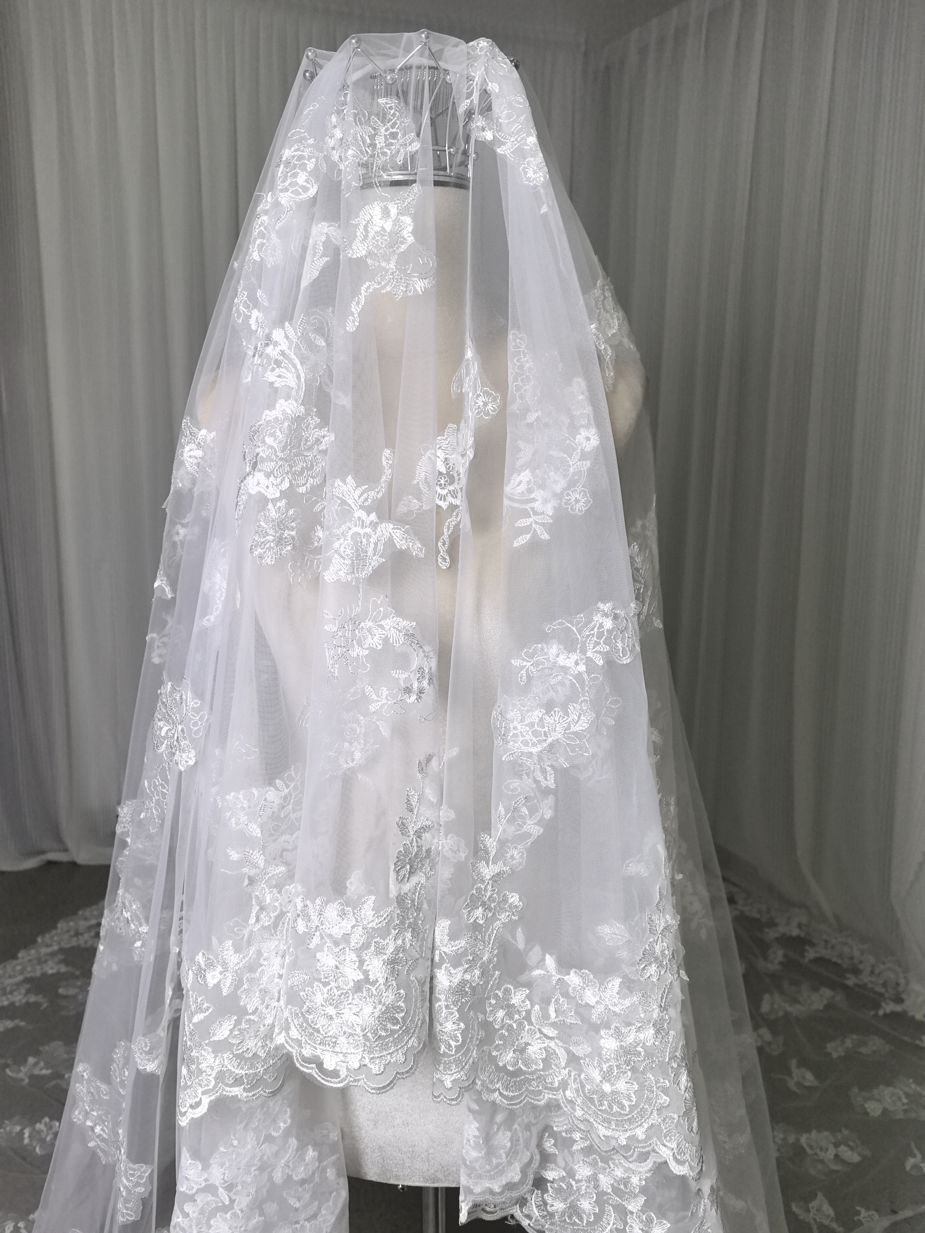 送料無料！ロングベール ベールダウン可能 パール 贅沢な小花総レース 花嫁/ウェディングドレス