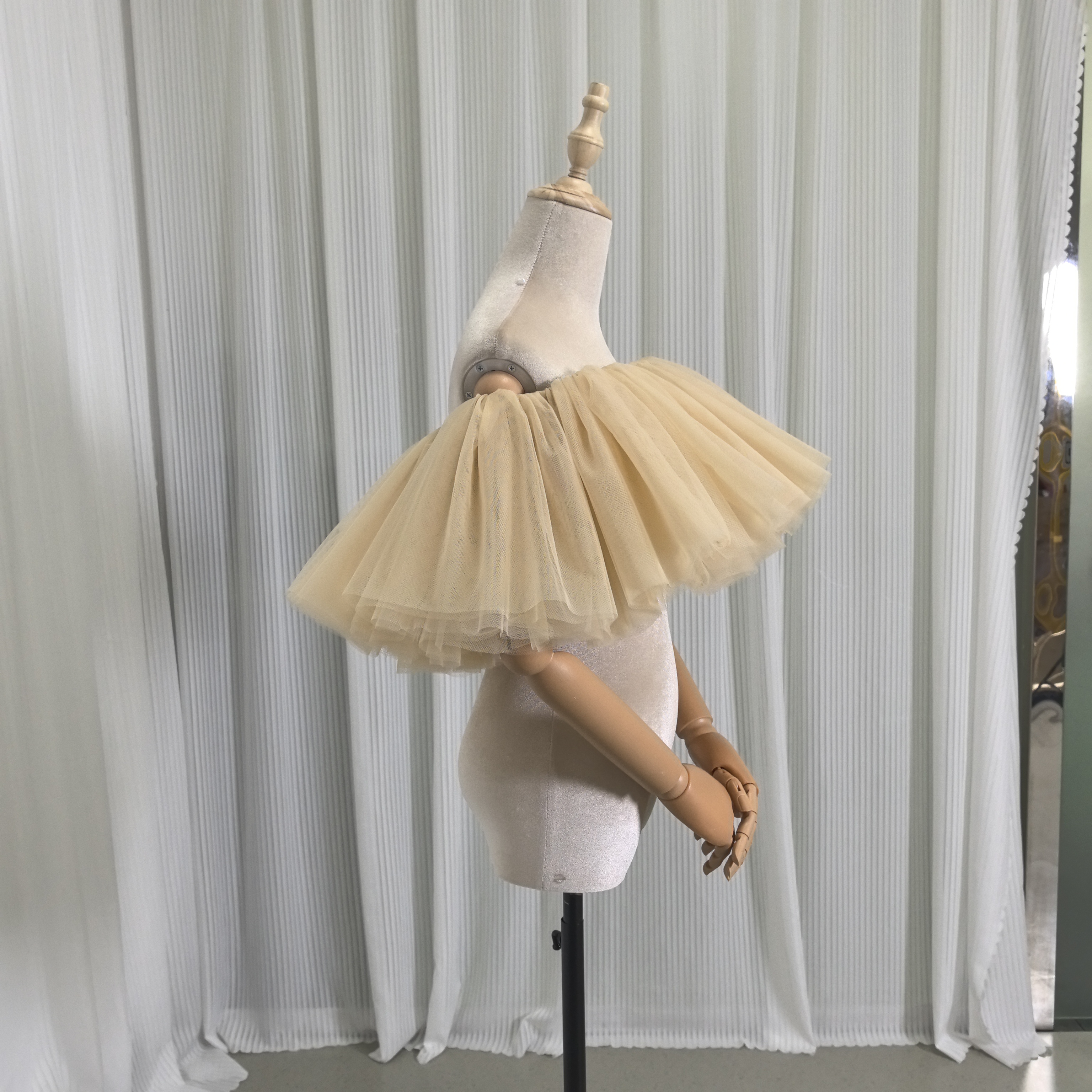 取り外しオフショルダー ベージュ ストレッチ ソフトチュール 色直し 花嫁/ウェディングドレス