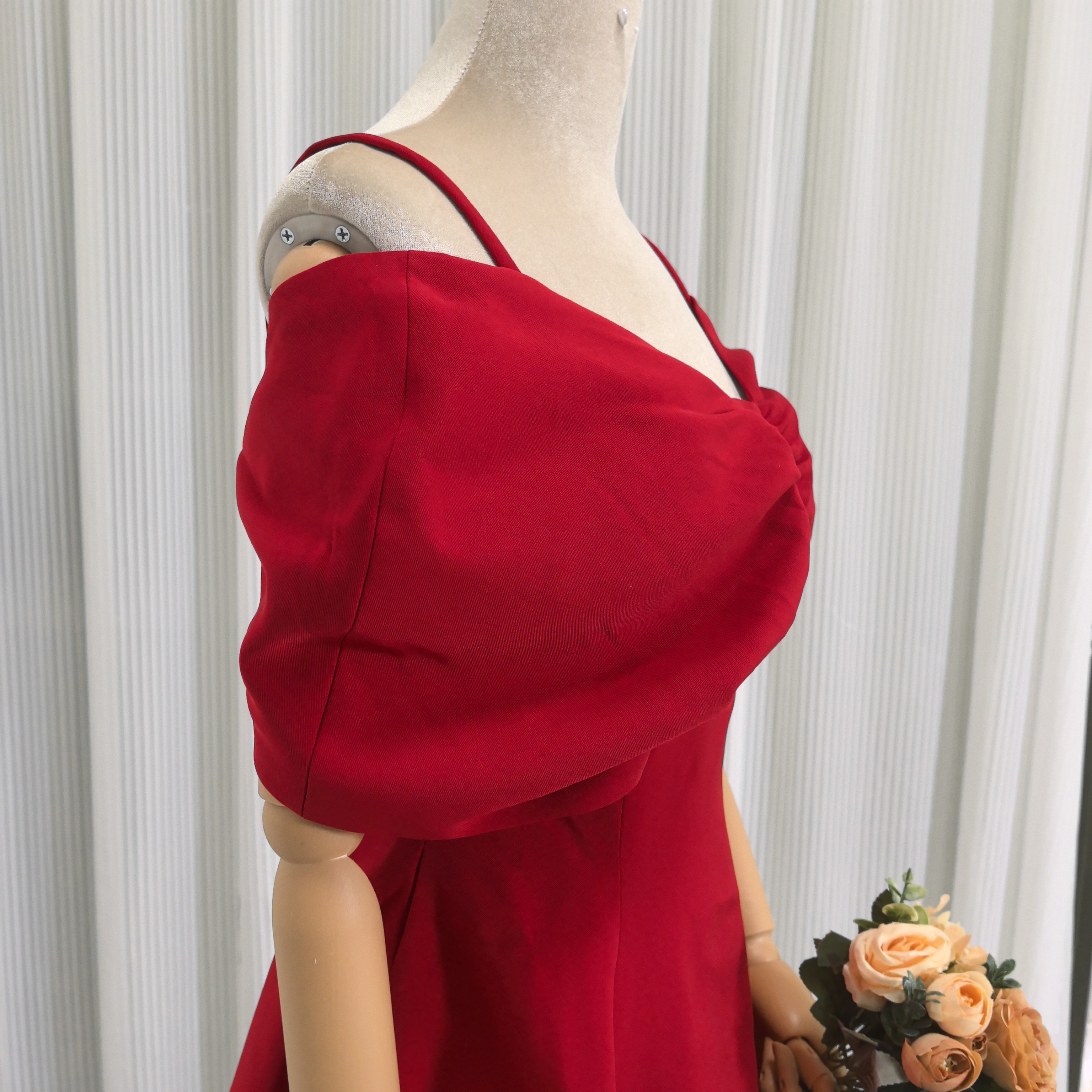 パーティードレス ボルドー色 オフショルダー キャミソール ミニドレス ファスナー 披露宴/結婚式