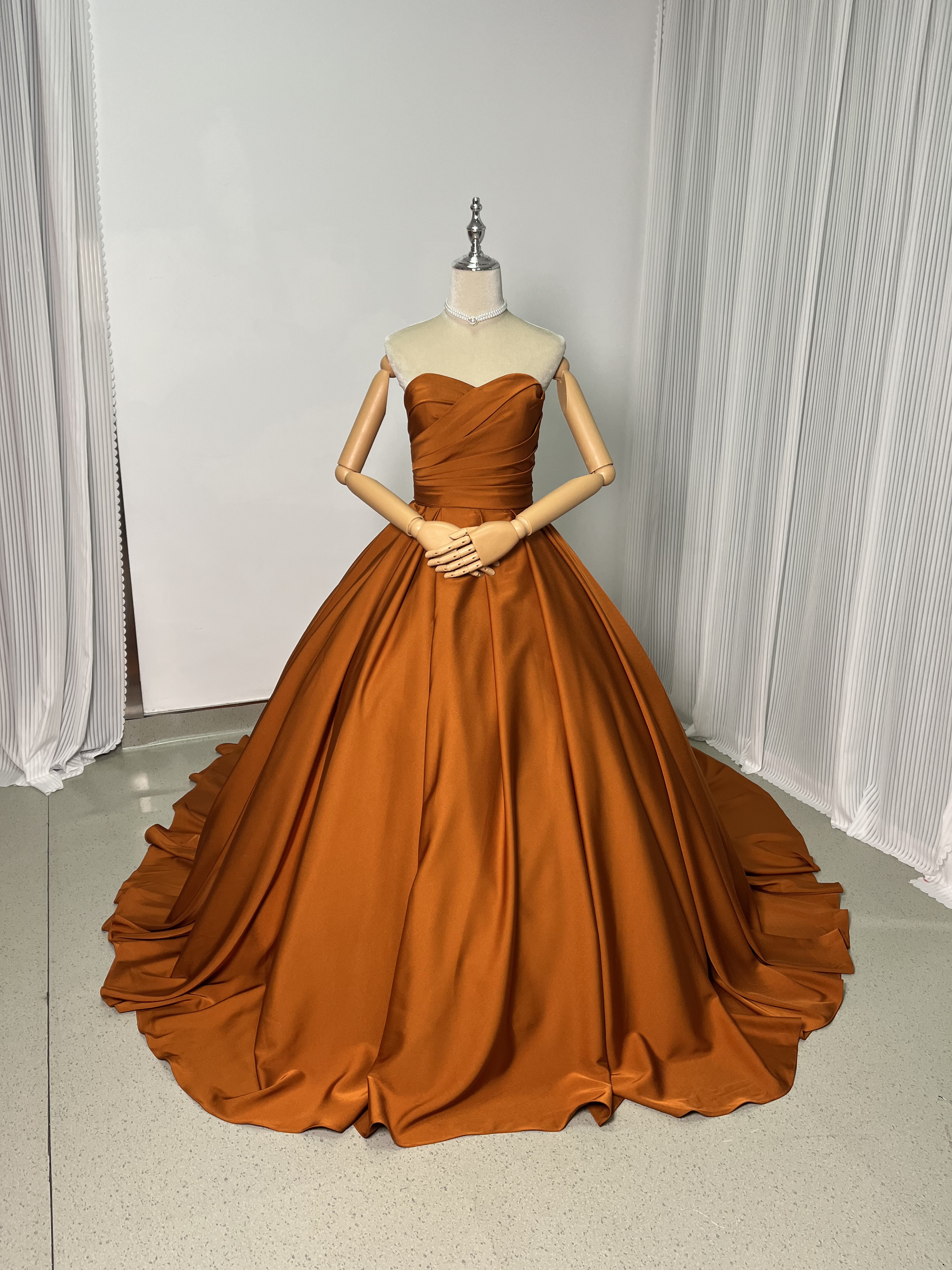 カラードレス テラコッタ色 ベアトップ 高級イタリアサテン プリンセスライン 結婚式