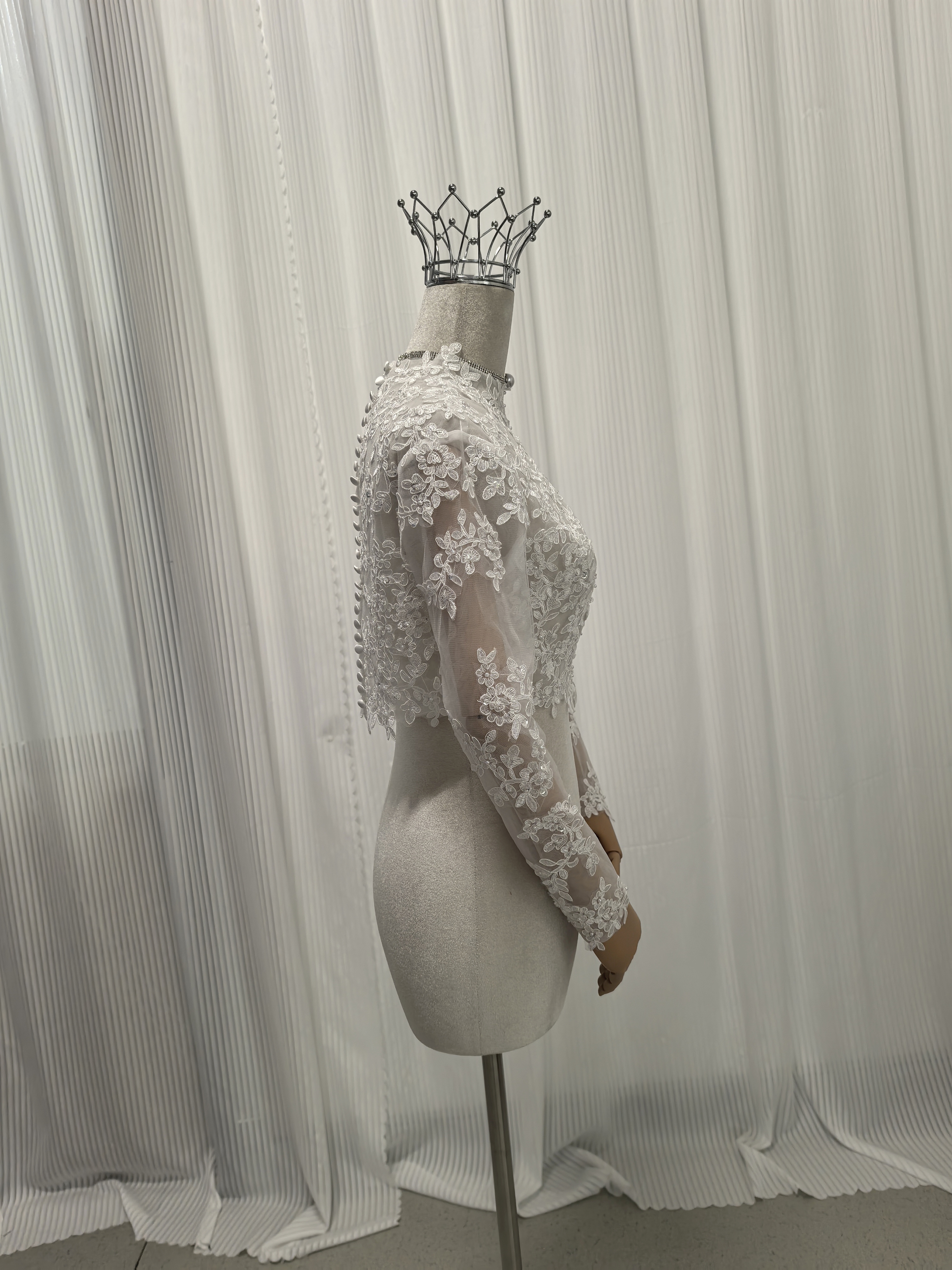 ボレロ ロングスリーブ キラキラスパンコール ハンドメイド くるみボタン ウェディングドレス