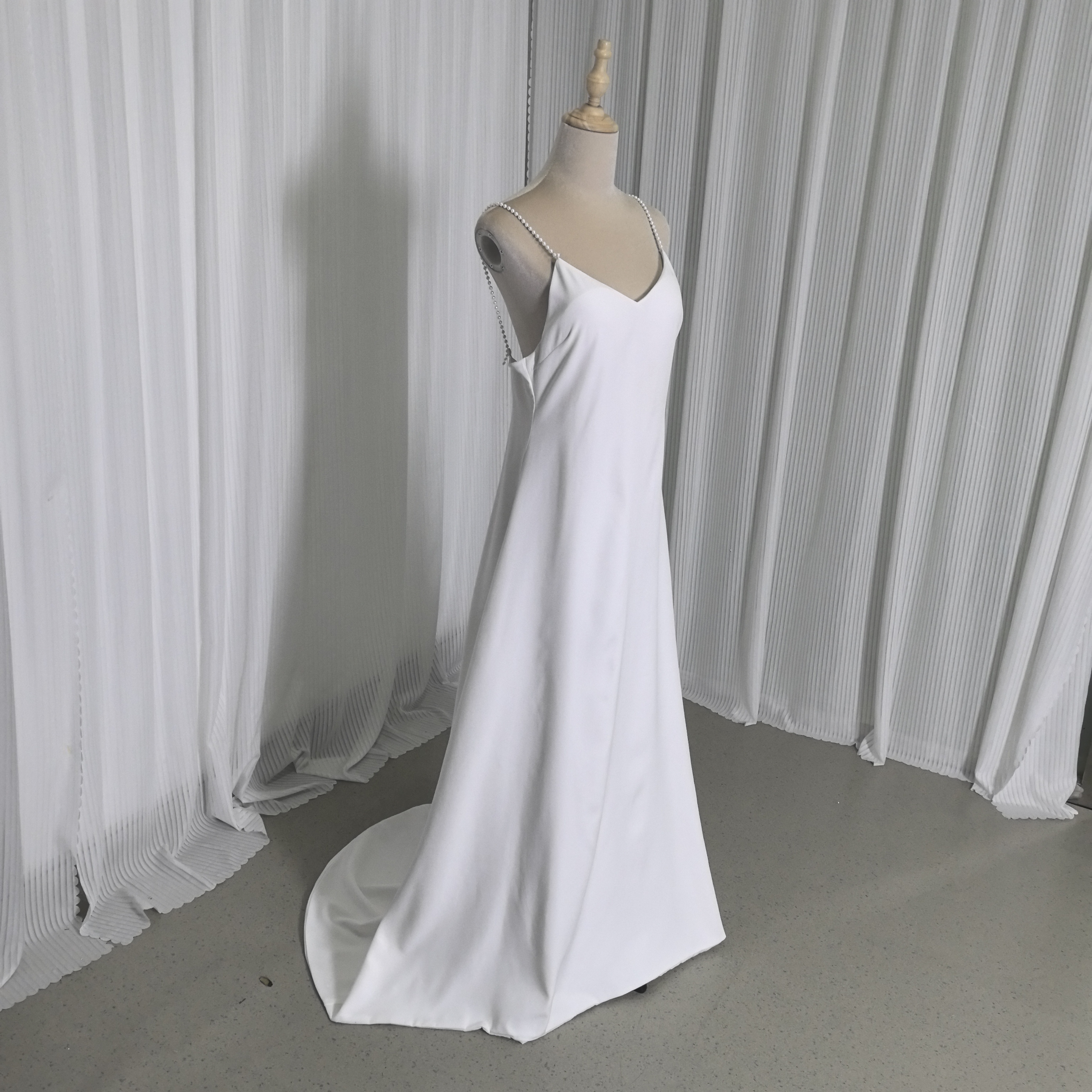 エレガント ウエディングドレス パール キャミソール スレンダーライン パーティードレス 背中見せ 前撮り