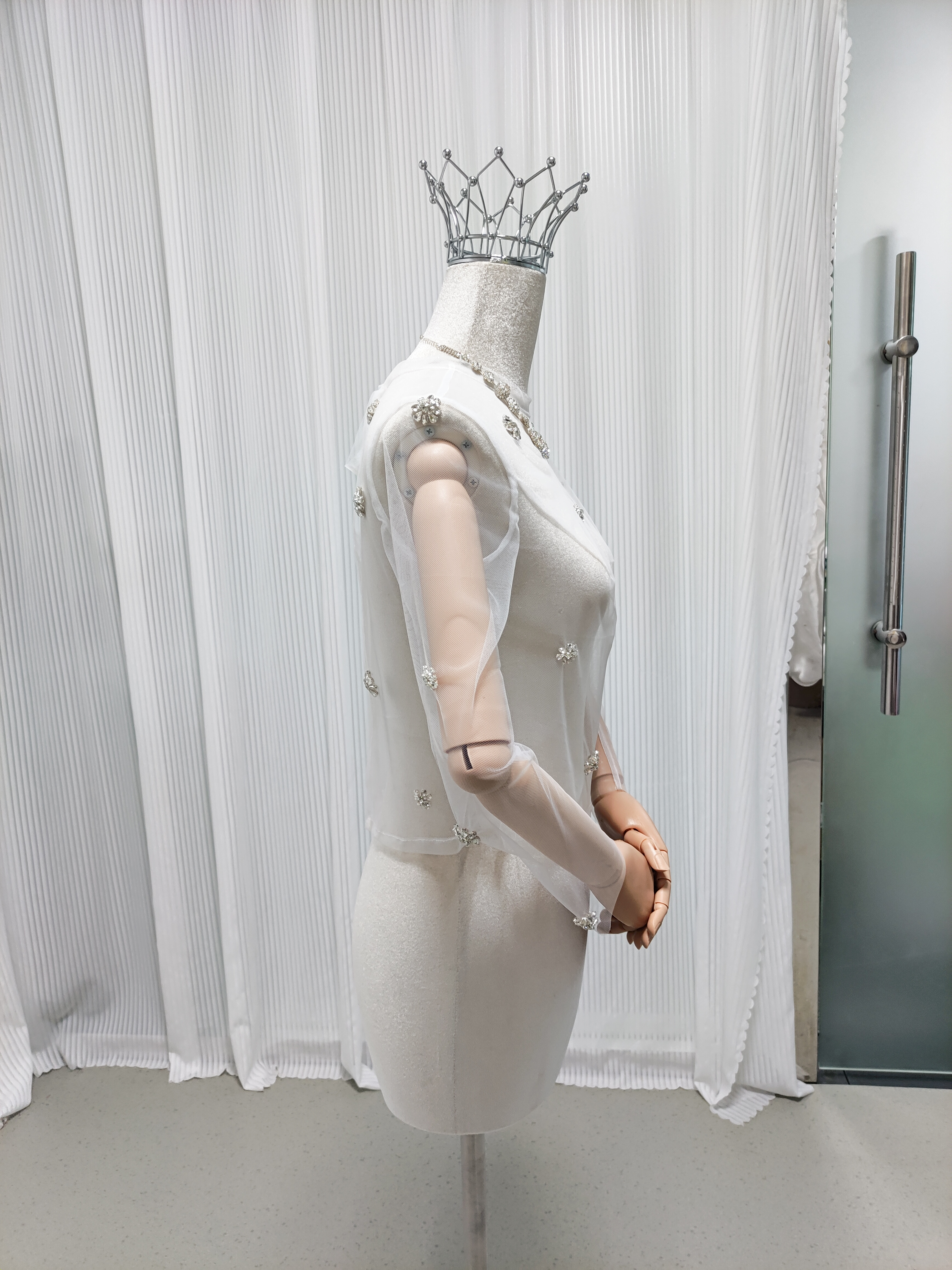 トップス ロングスリーブ ハンドメイド キラキラのハンドビーディング シースルー ウェディングドレス