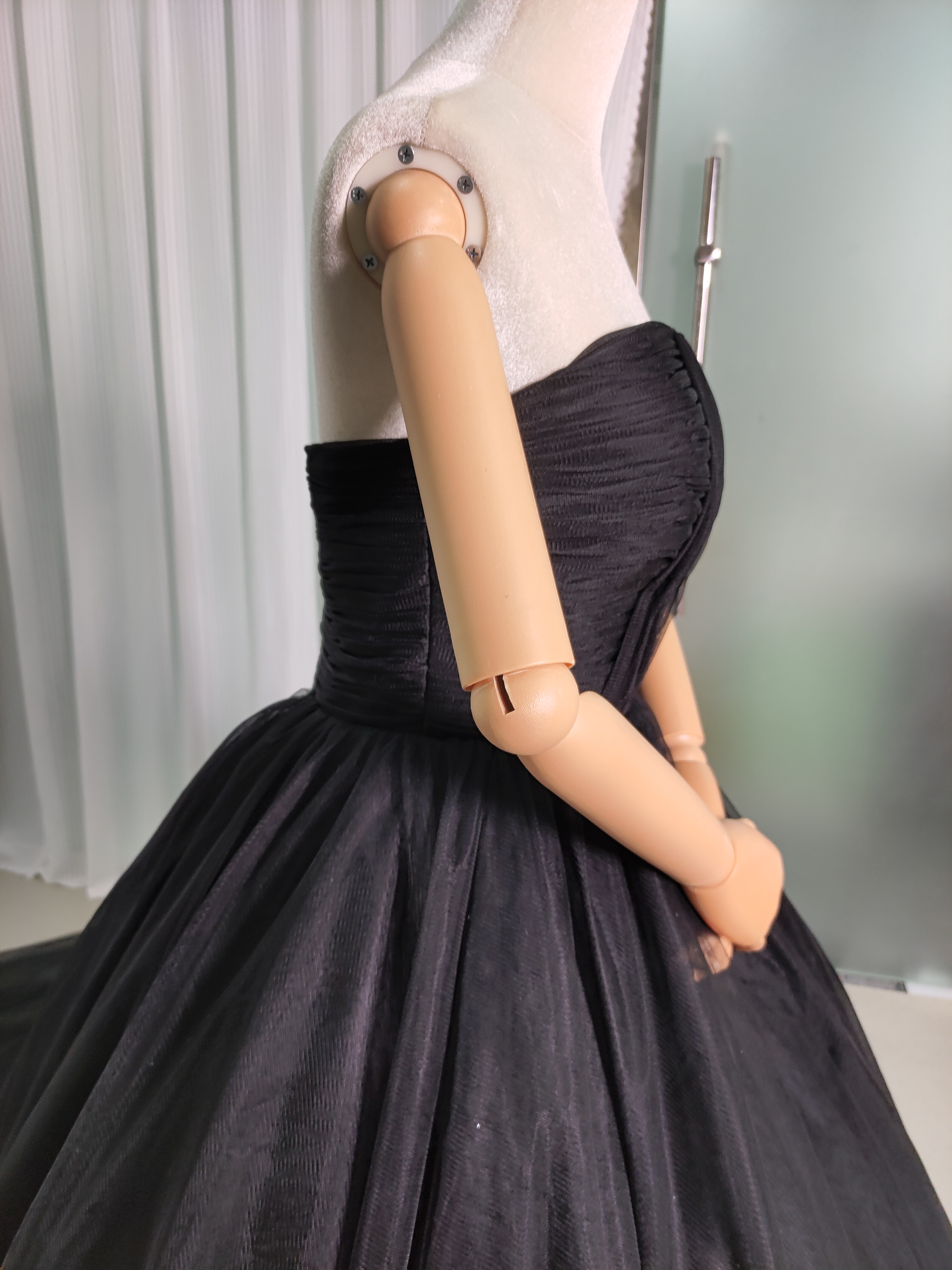 カラードレス ブラック ベアトップ チュールスカート エレガント 編み上げ 披露宴