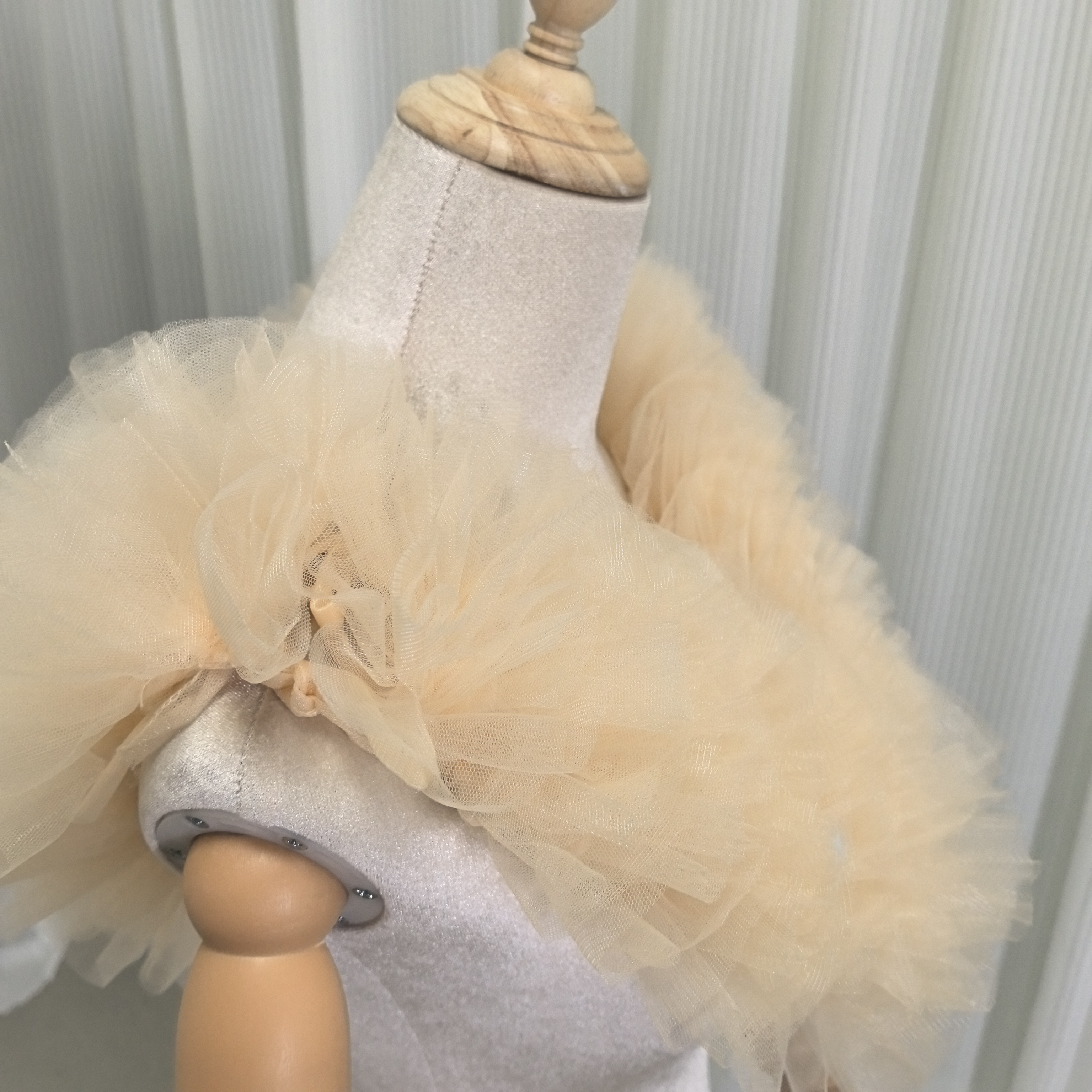 取り外しオフショルダー シャンパン色 ソフトチュール 編み上げ 披露宴 前撮り 色直し