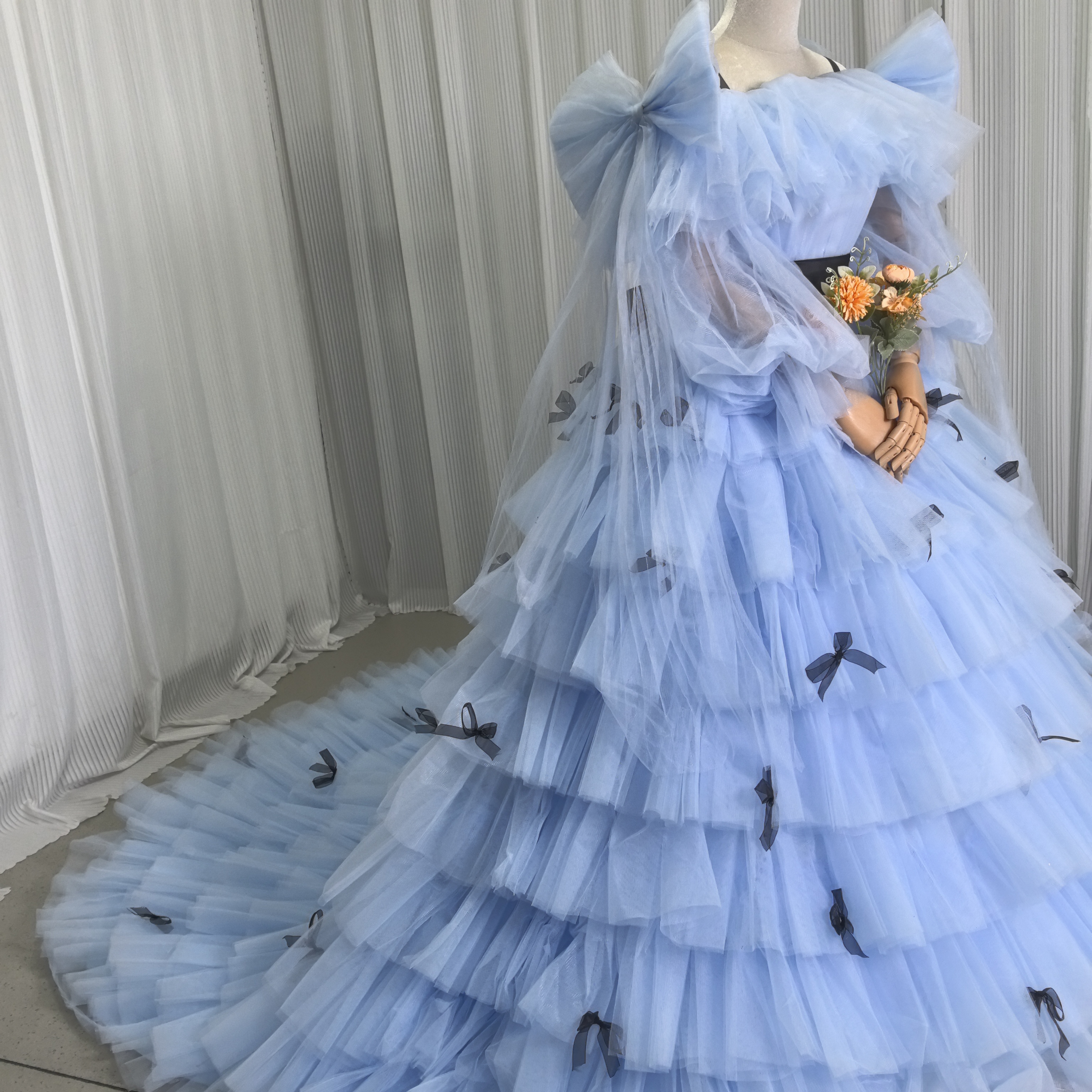 カラードレス ブルー ベアトップ ティアードのドレス リボン 姫袖 プリンセスライン チュールドレス 花嫁