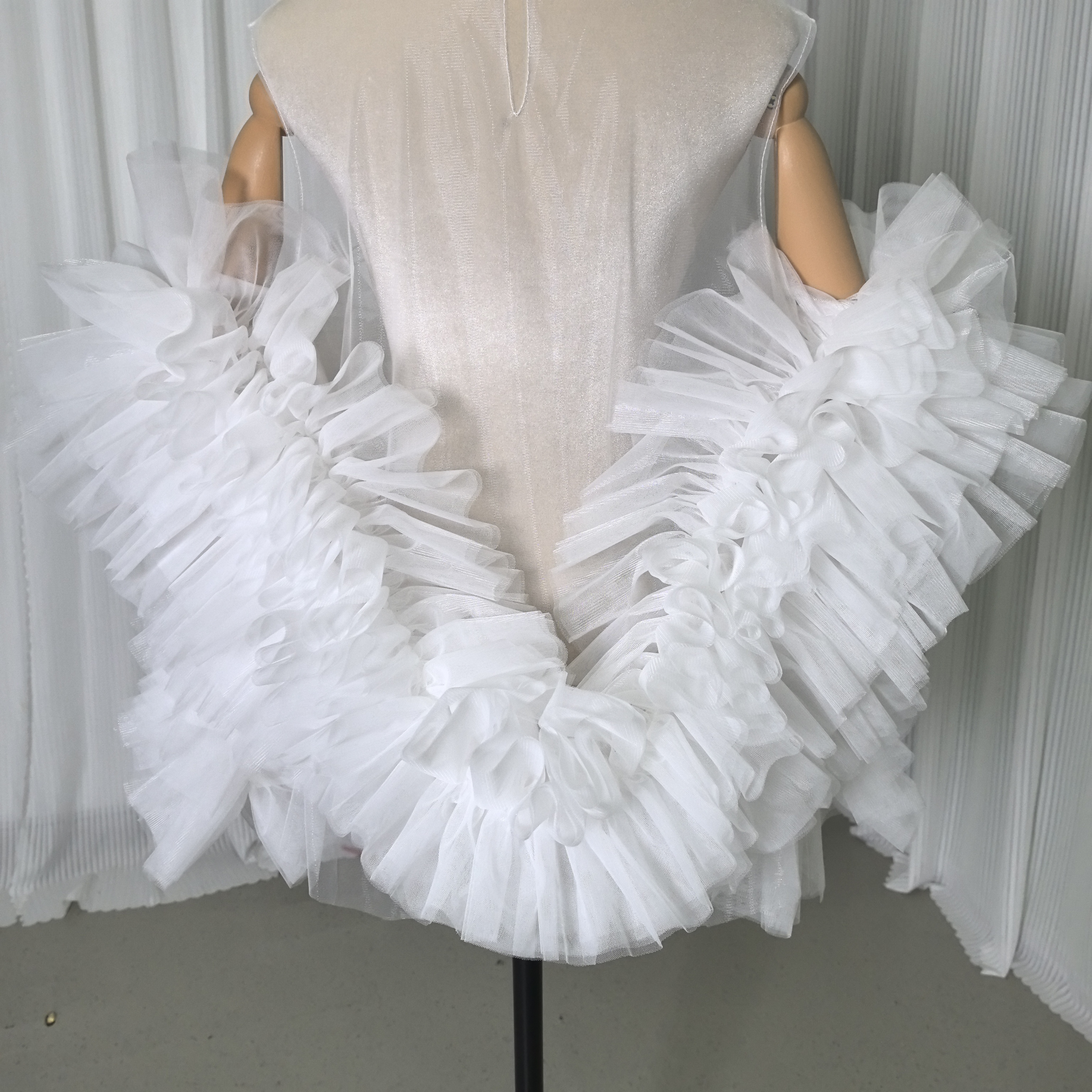 人気上昇！ トップス オフホワイト ソフトチュール フリル袖 色直し 結婚式 ウェディングドレス