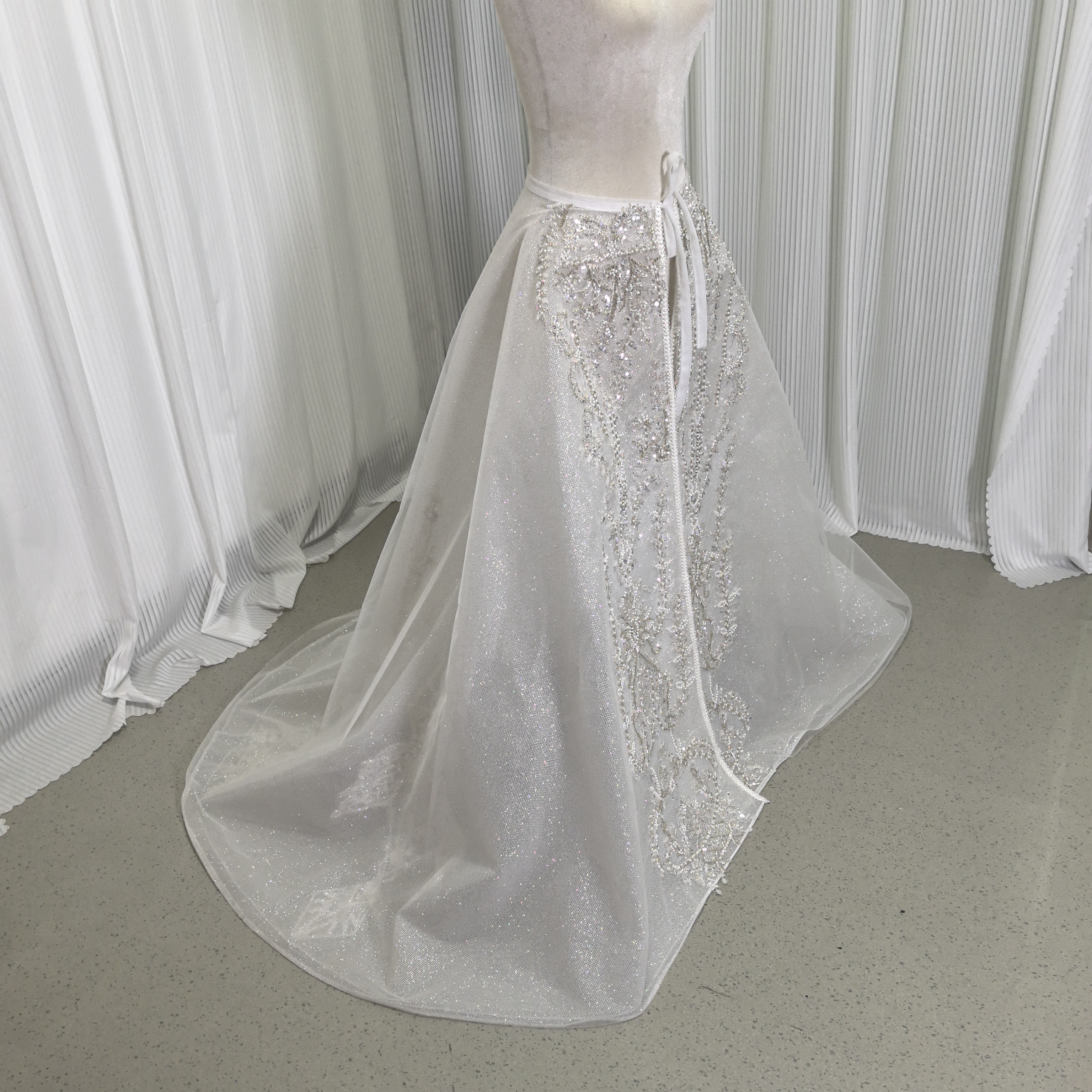 華やか オーバースカート 3D立体レース刺繍 キラキラチュール 披露宴 結婚式 前撮り