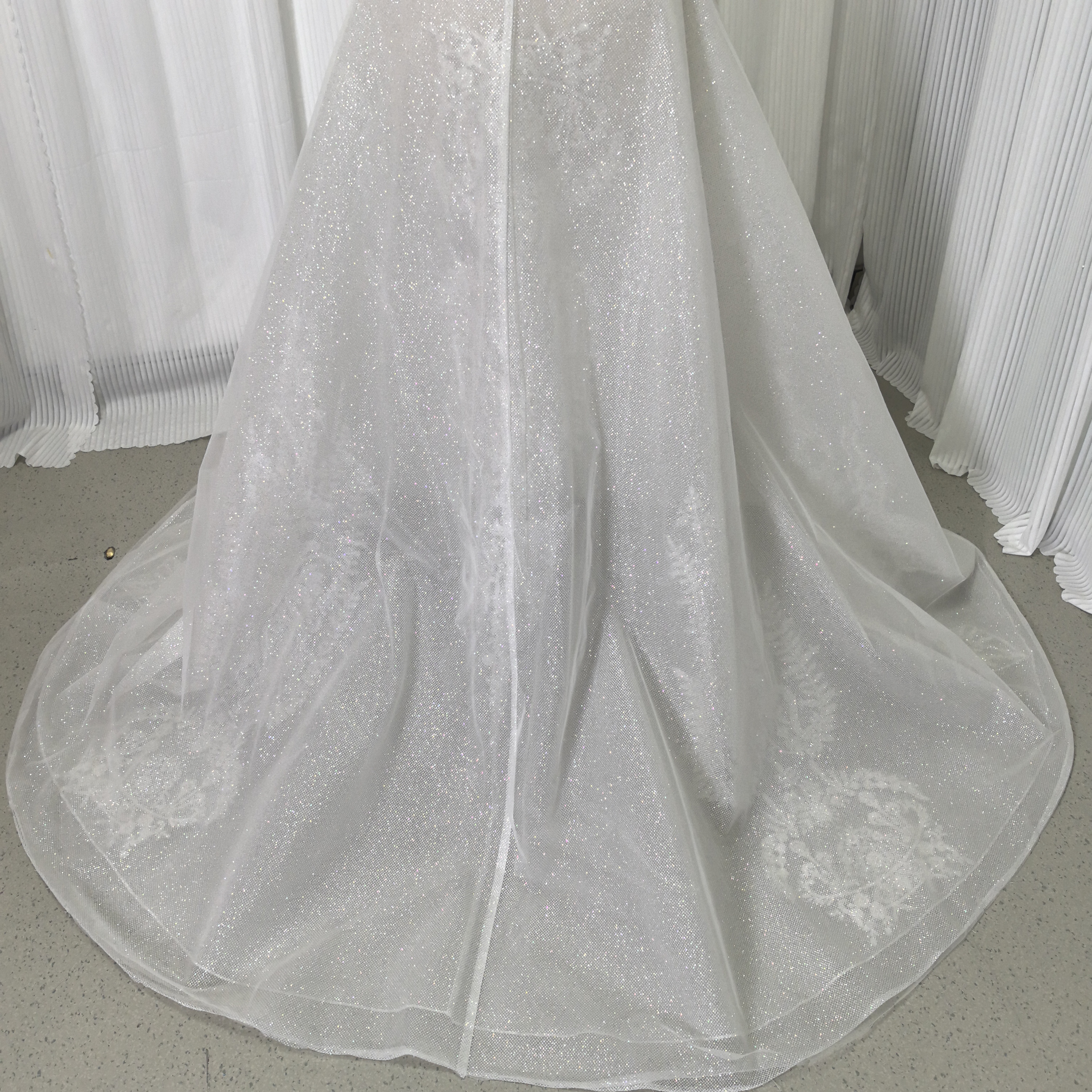 華やか オーバースカート 3D立体レース刺繍 キラキラチュール 披露宴 結婚式 前撮り