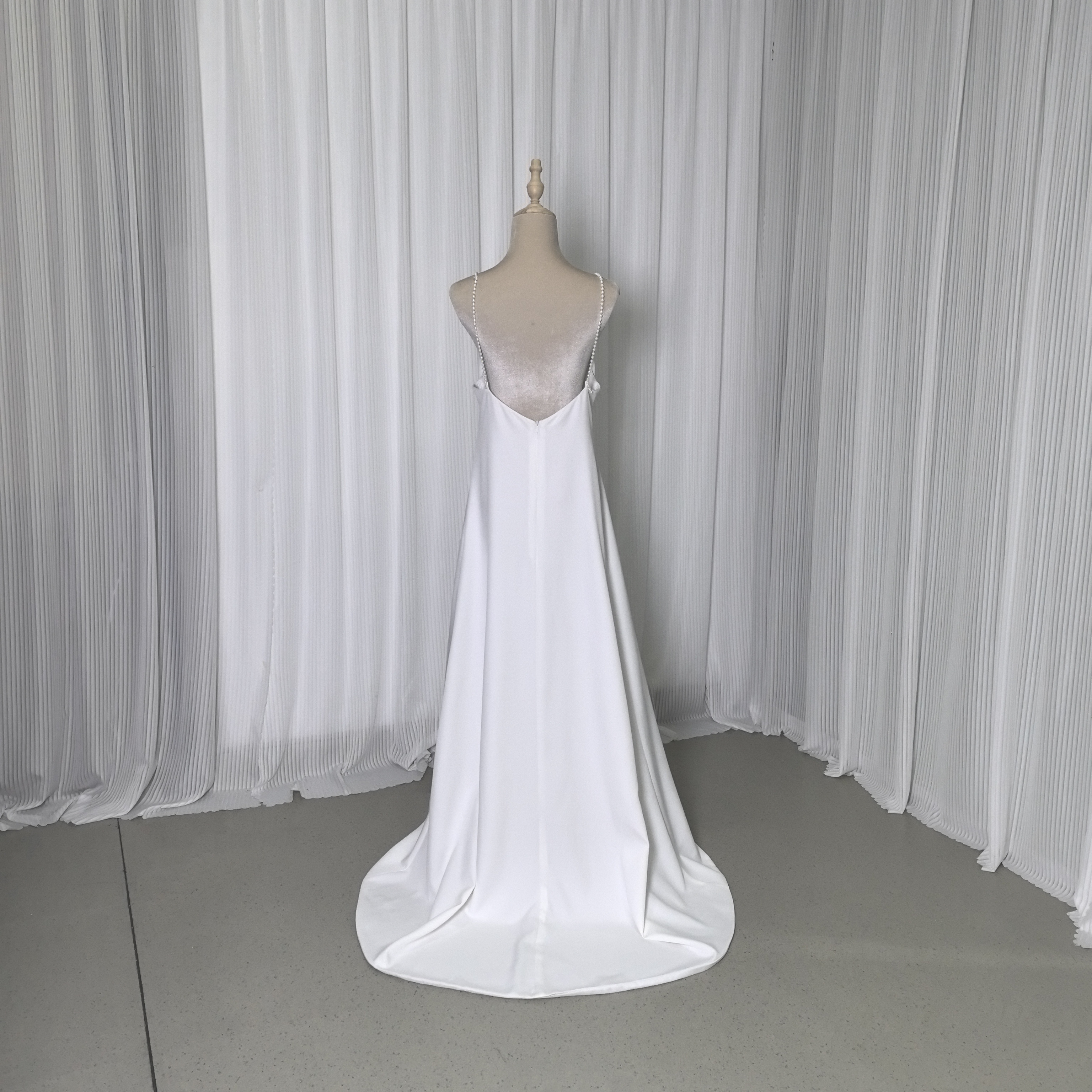 エレガント ウエディングドレス パール キャミソール スレンダーライン パーティードレス 背中見せ 前撮り