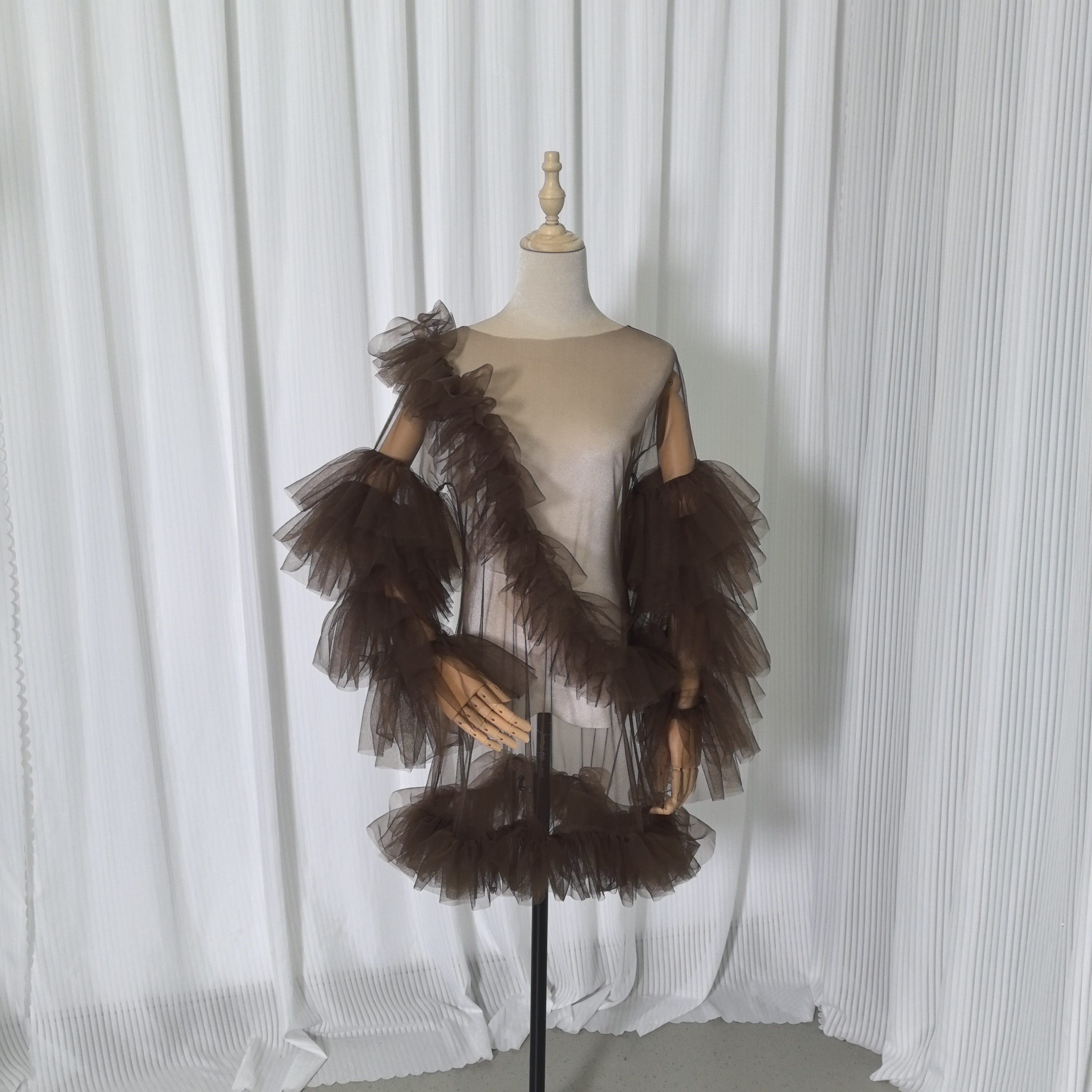 トップス コーヒーの色 フリル袖 デザイン感 ソフトチュール 色直し 妊婦 前撮り