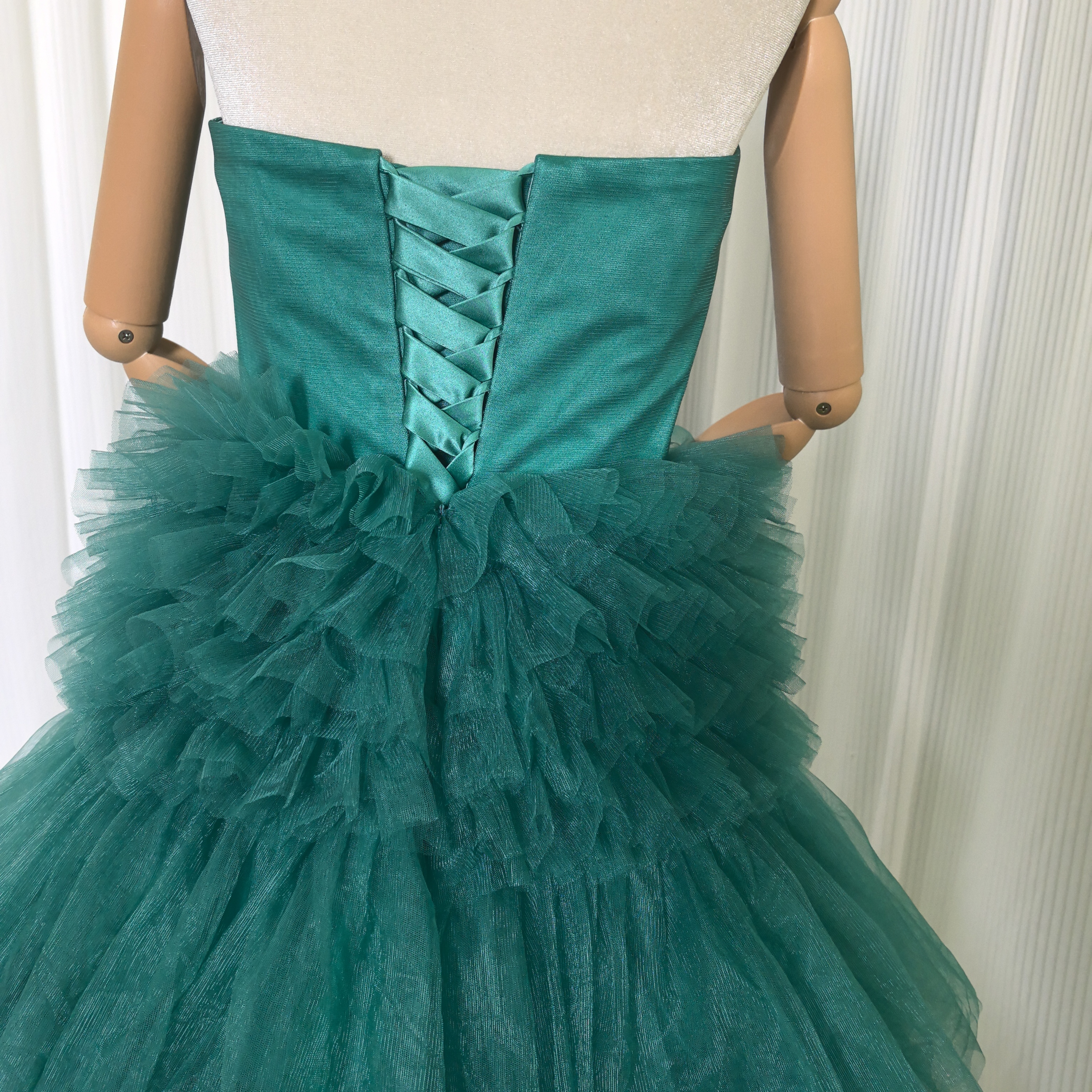 カラードレス ブルーグリーン ベアトップ 柔らかく重ねたチュールスカート 短トレー 前撮り 演奏会/音楽会