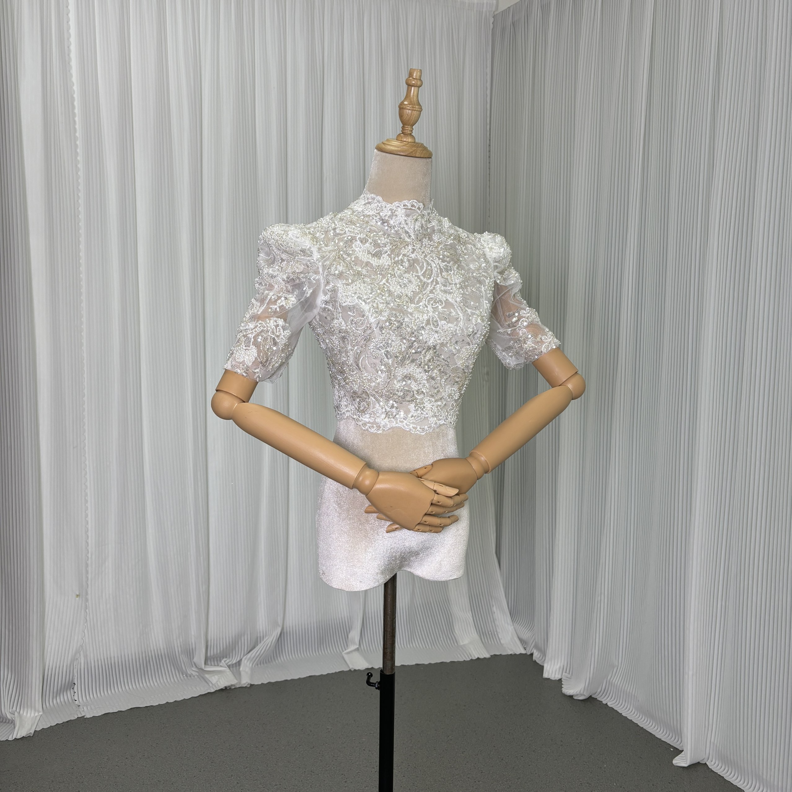 人気上昇！ボレロ 美しい花レース キラキラスパンコール 半袖 くるみボタン 可愛い 結婚式/前撮り