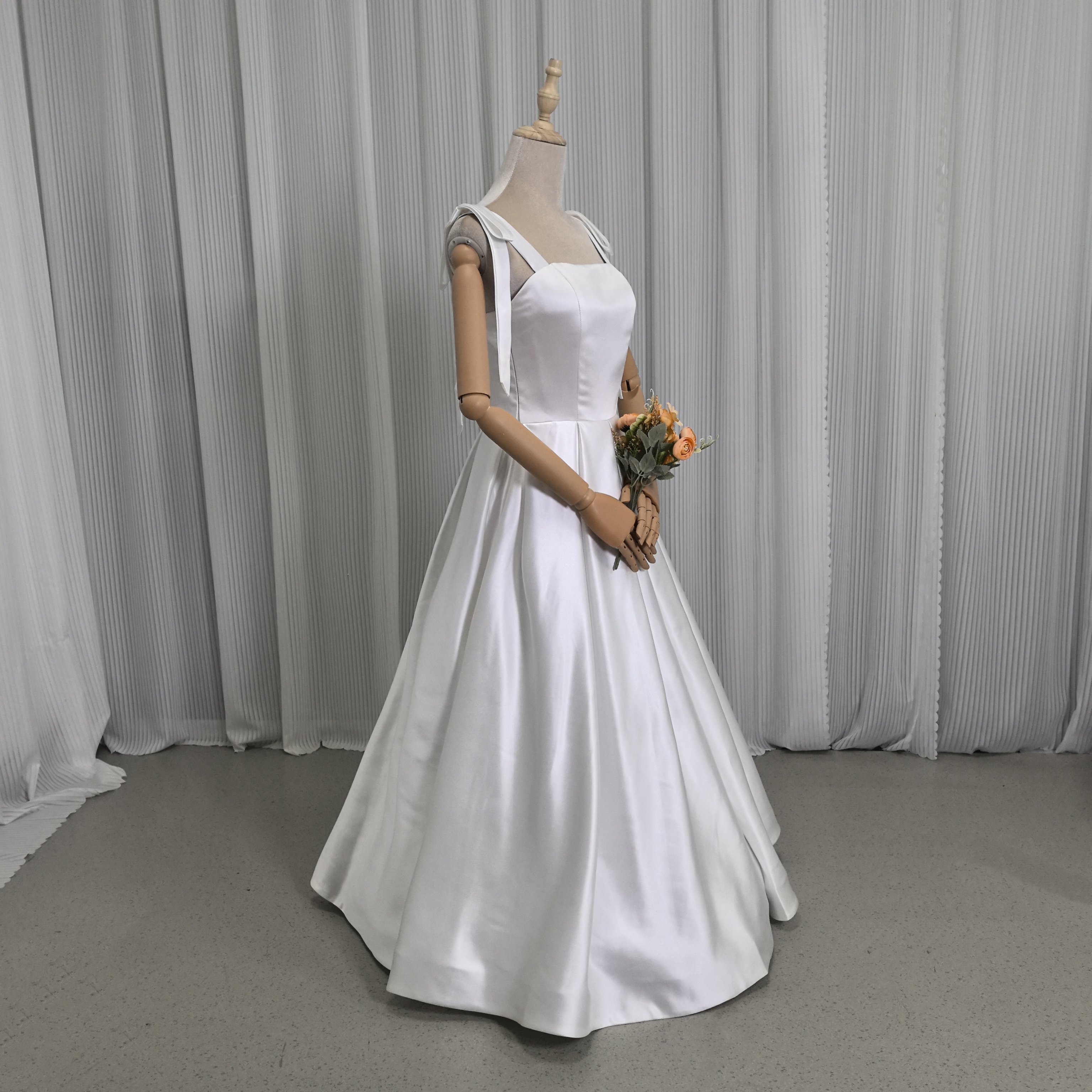 パーティードレス キャミソール ロング 光沢サテン スレンダーライン Aライン 編み上げ 前撮り 二次会