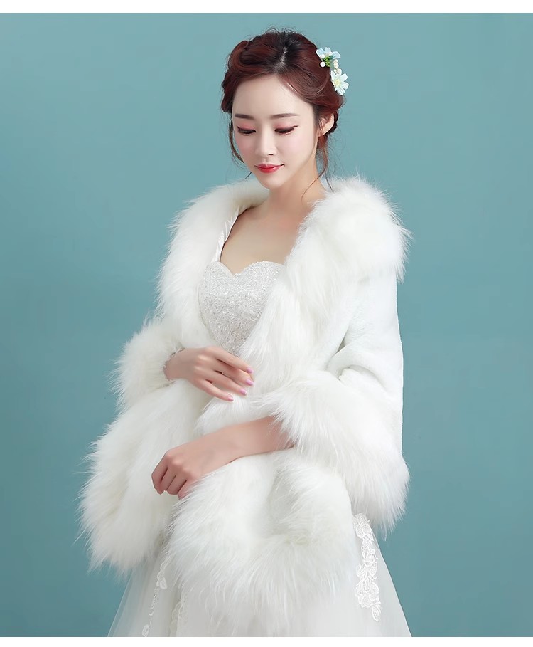 上品！ポンチョ 快適な生地 冬婚 音楽会 大人っぽい エレガント オフホワイト