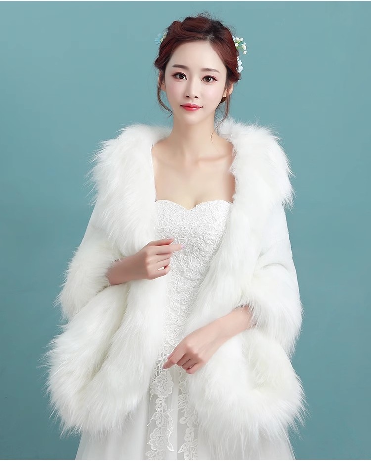 上品！ポンチョ 快適な生地 冬婚 音楽会 大人っぽい エレガント オフホワイト