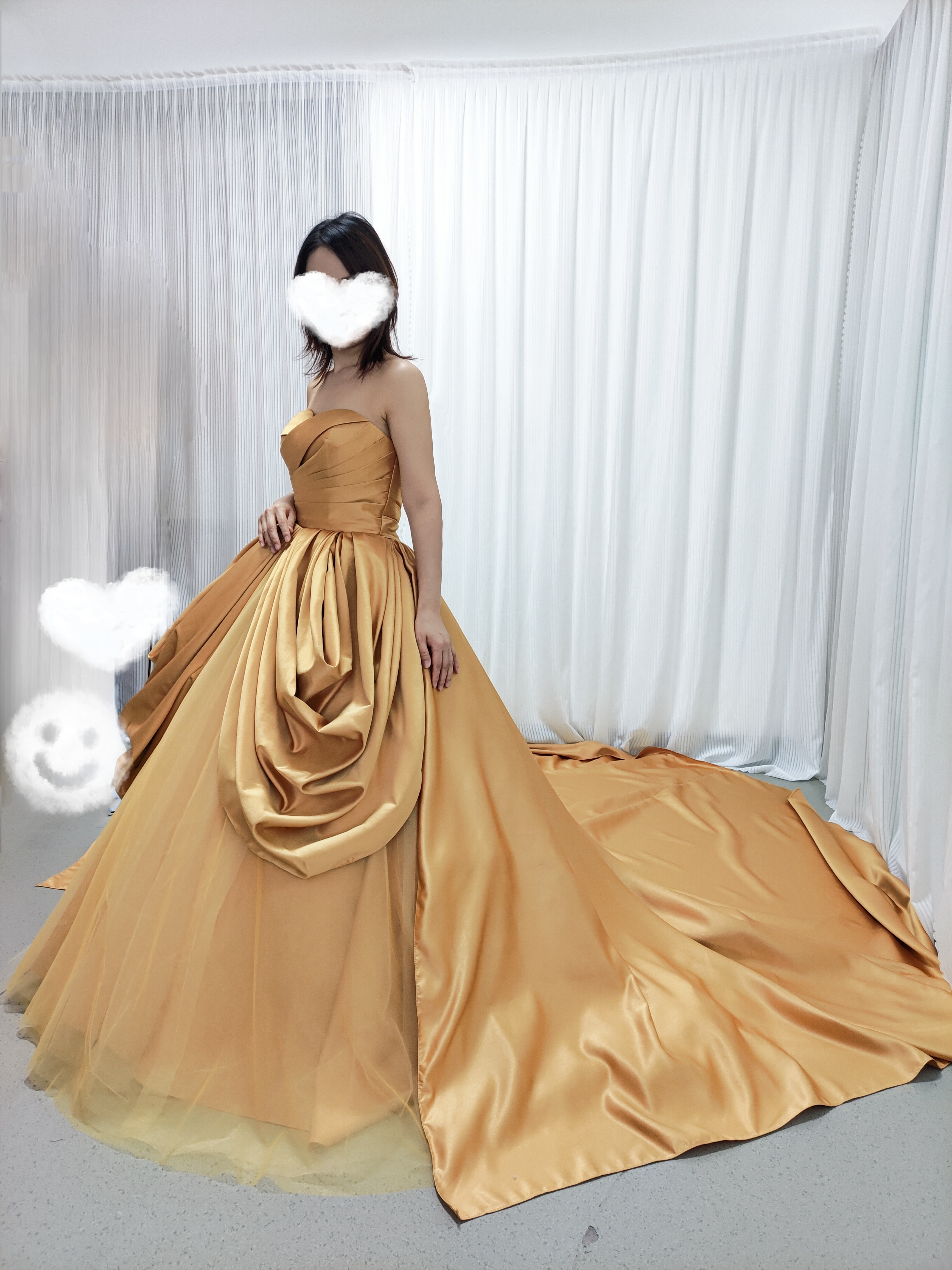 豪華！カラードレス イエロー ベアトップ 光沢サテン プリンセスライン デザイン感 編み上げ 抜群のおしゃれ見え