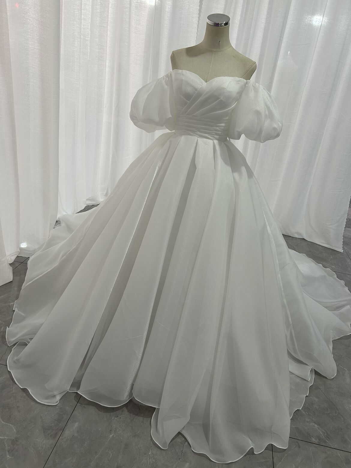 WEDDING DRESS • OqiO - 000021 - WT