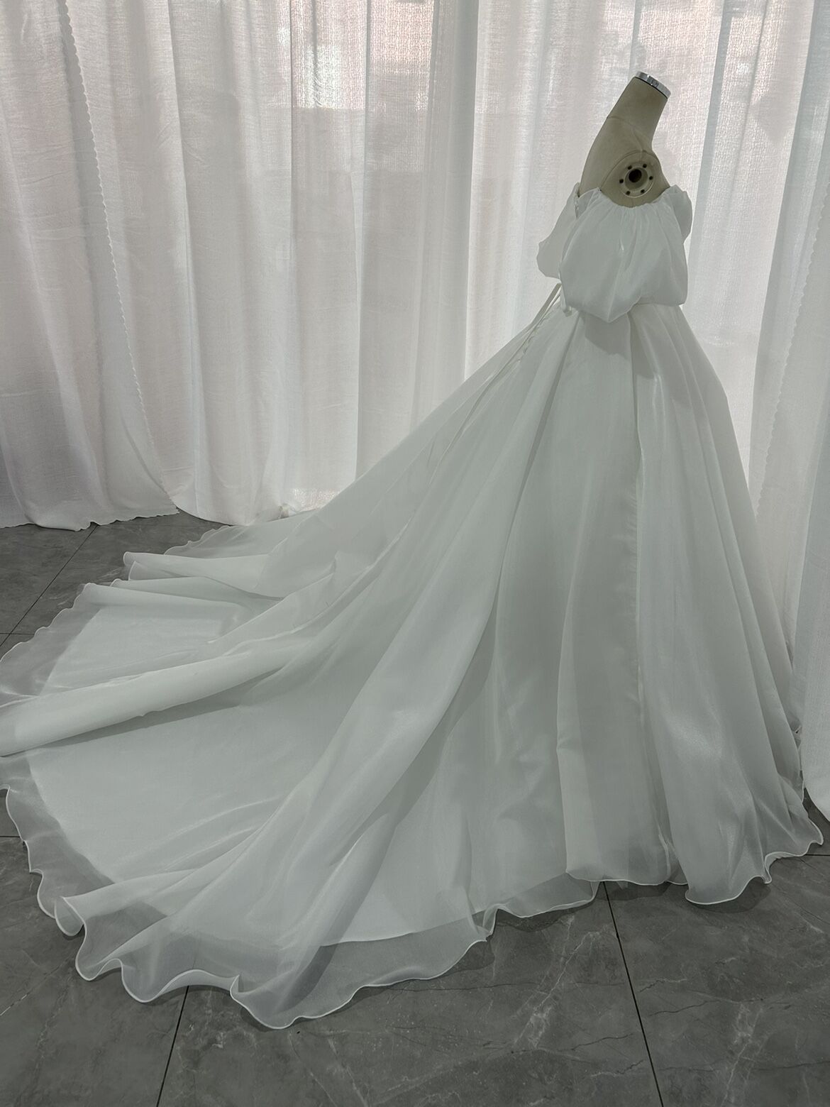 WEDDING DRESS • OqiO - 000021 - WT