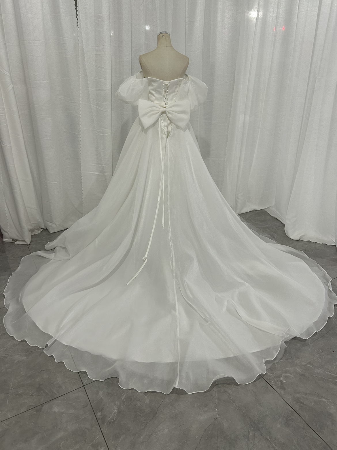 WEDDING DRESS • OqiO - 000021 - WT
