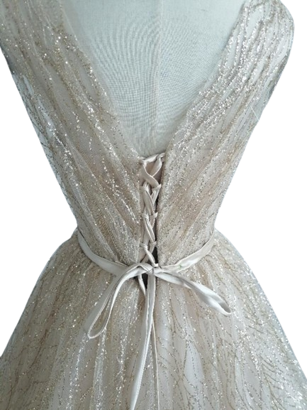 カラードレス 薄シャンパンの色 Vネックドレス ノースリーブ 編み上げ キラキラグリッターチュール ブライダル